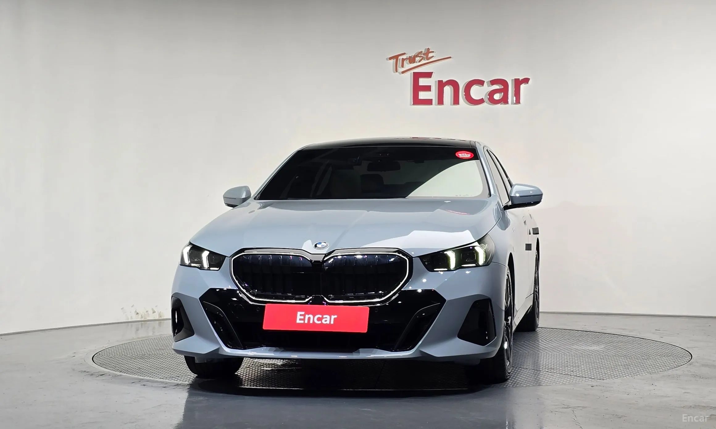 BMW 5 Series (G60) превью 3