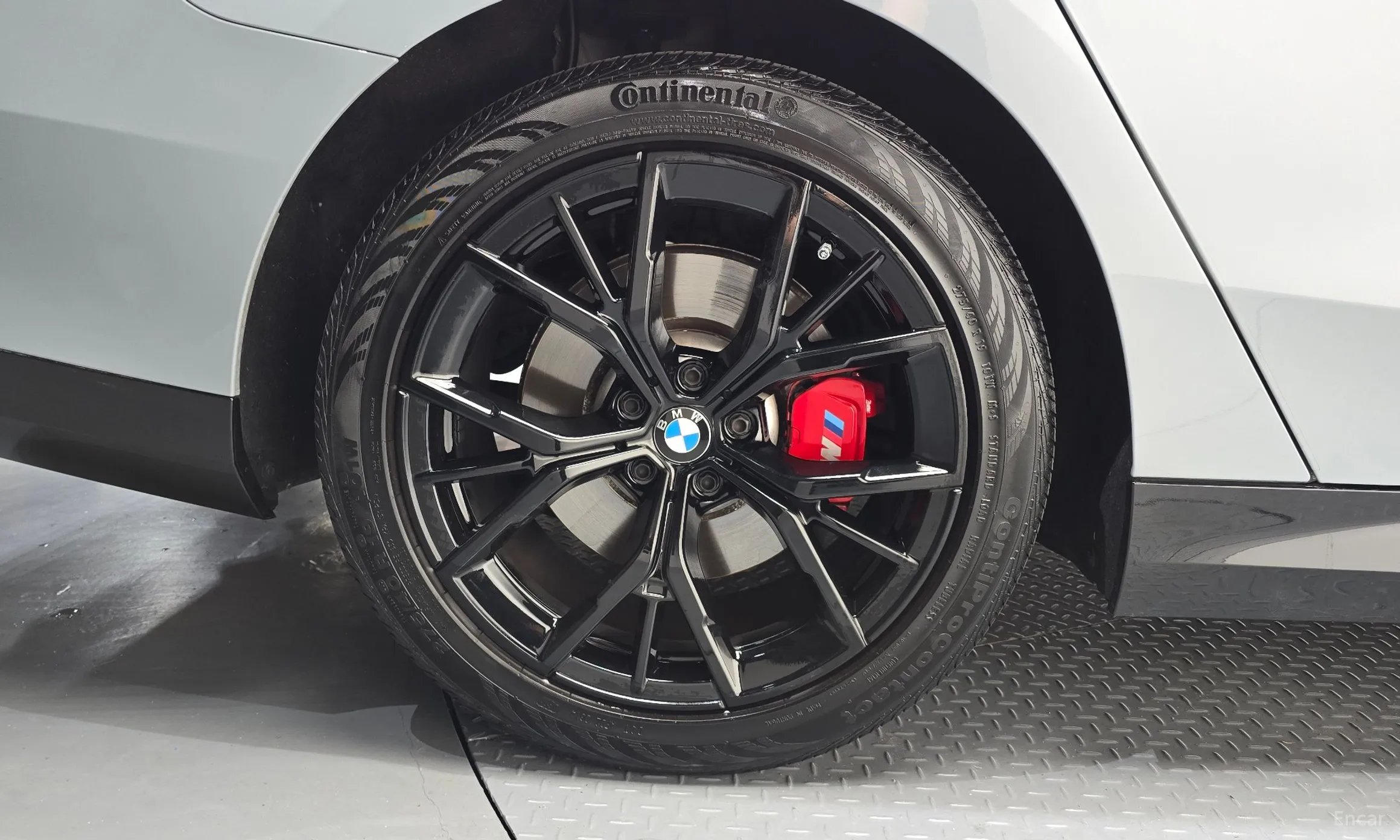 BMW 5 Series (G60) превью 5