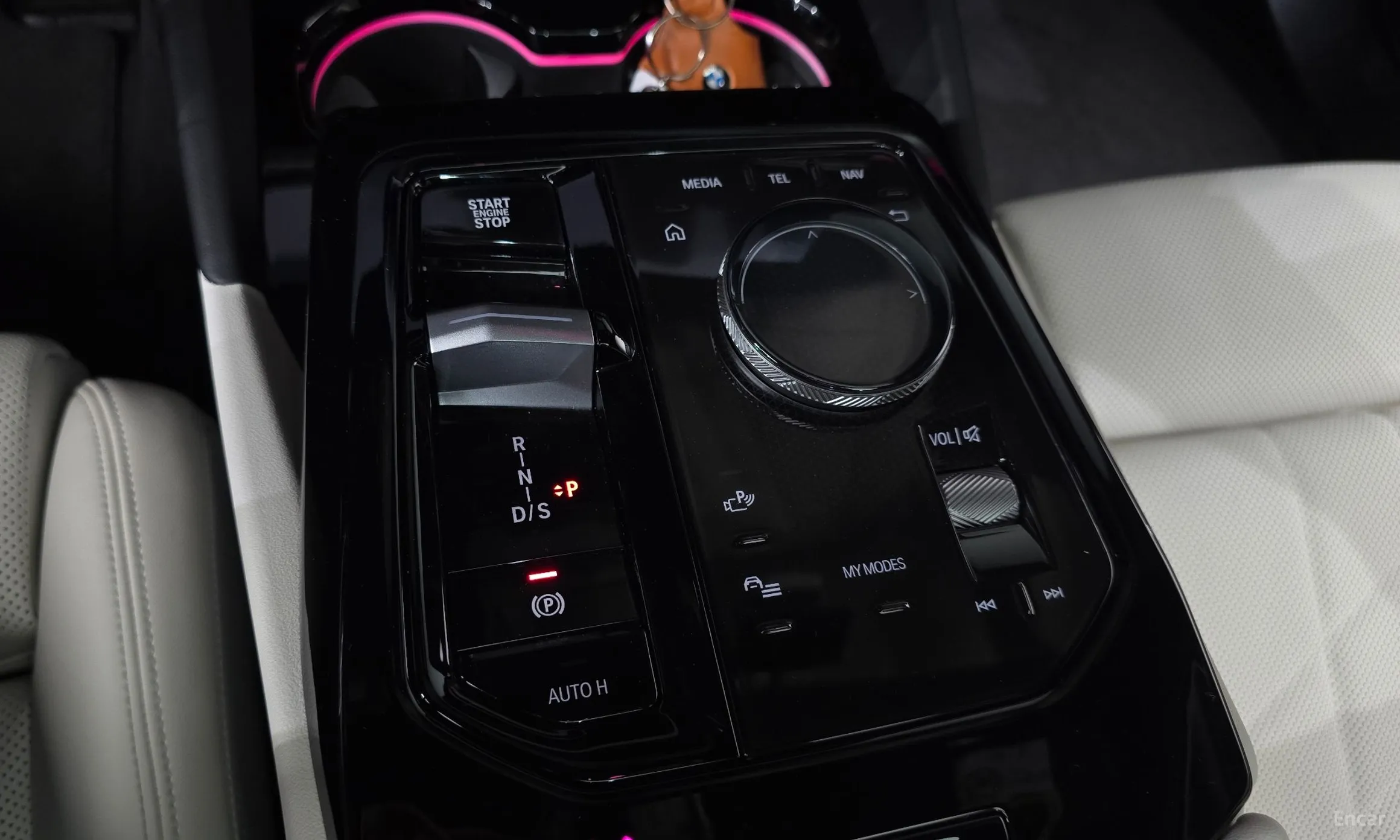 BMW 5 Series (G60) превью 9
