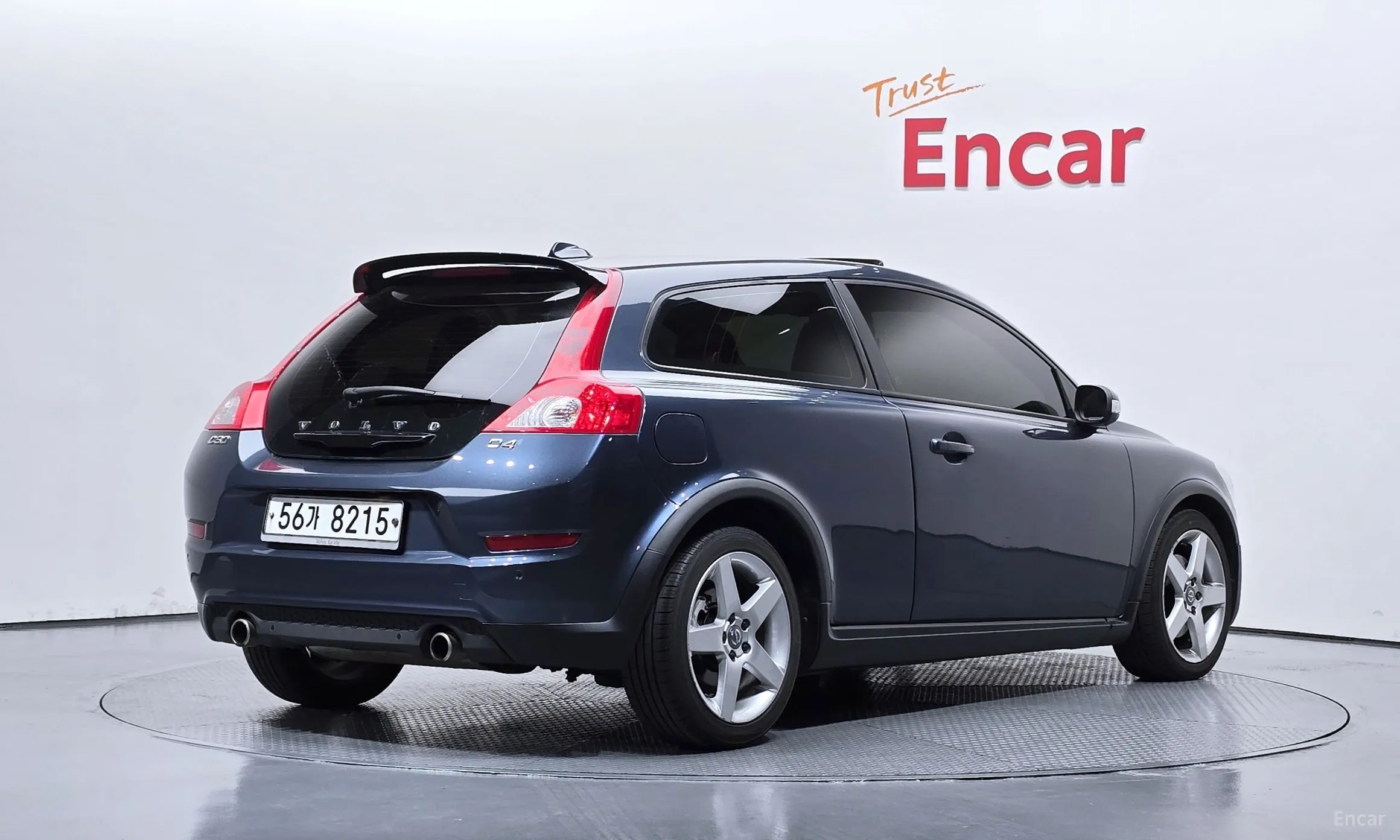 Volvo C30.
