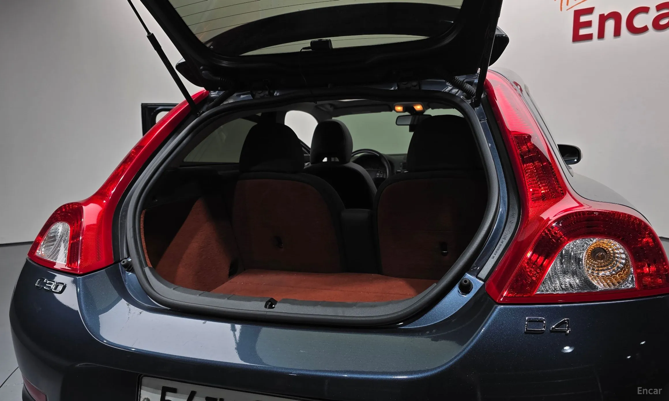 Volvo C30. превью 20
