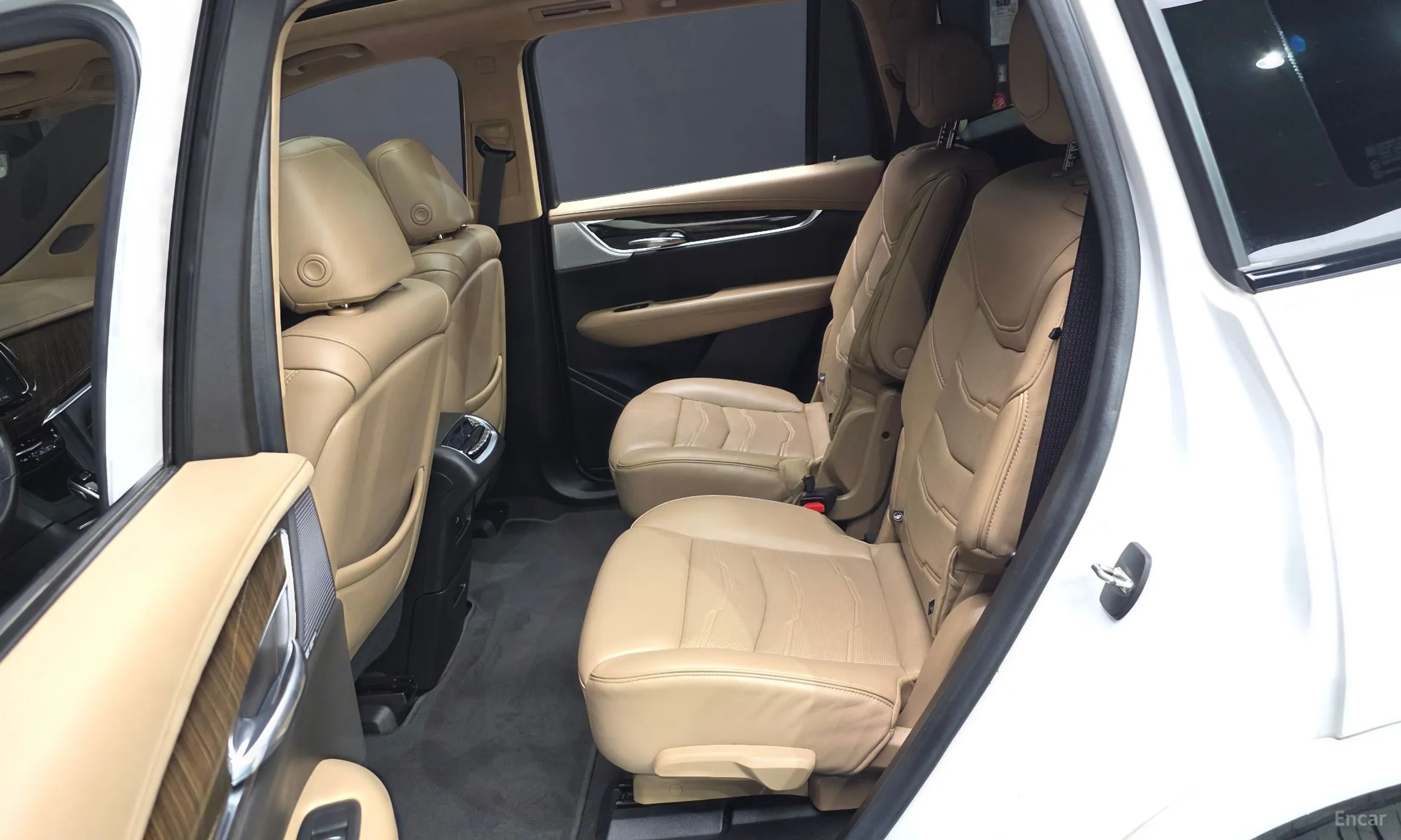 Cadillac XT6 превью 12