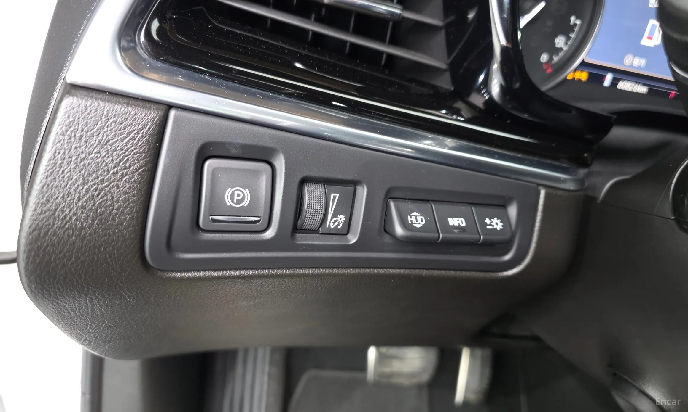 Cadillac XT6 превью 19
