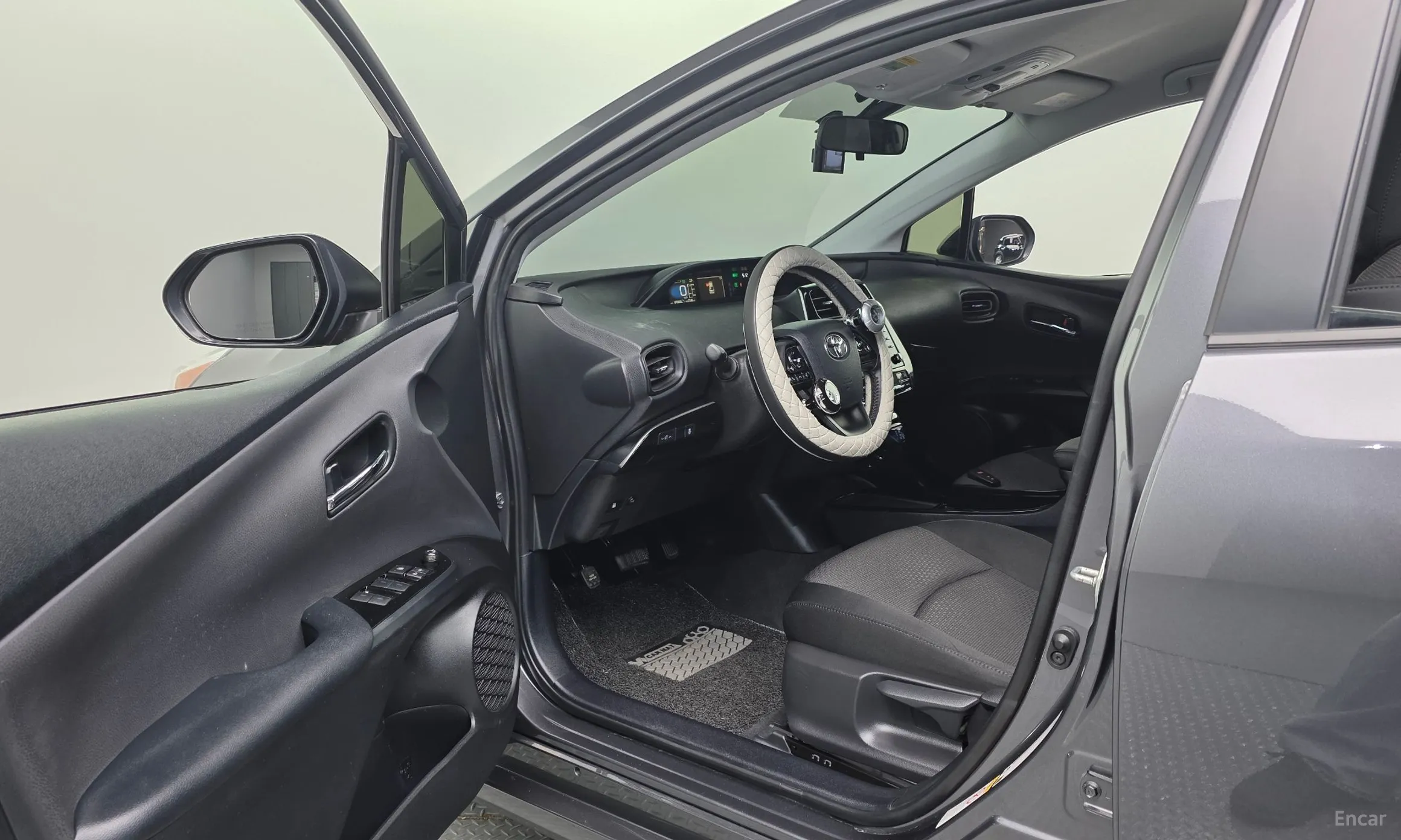 Toyota Prius 4th Generation превью 11