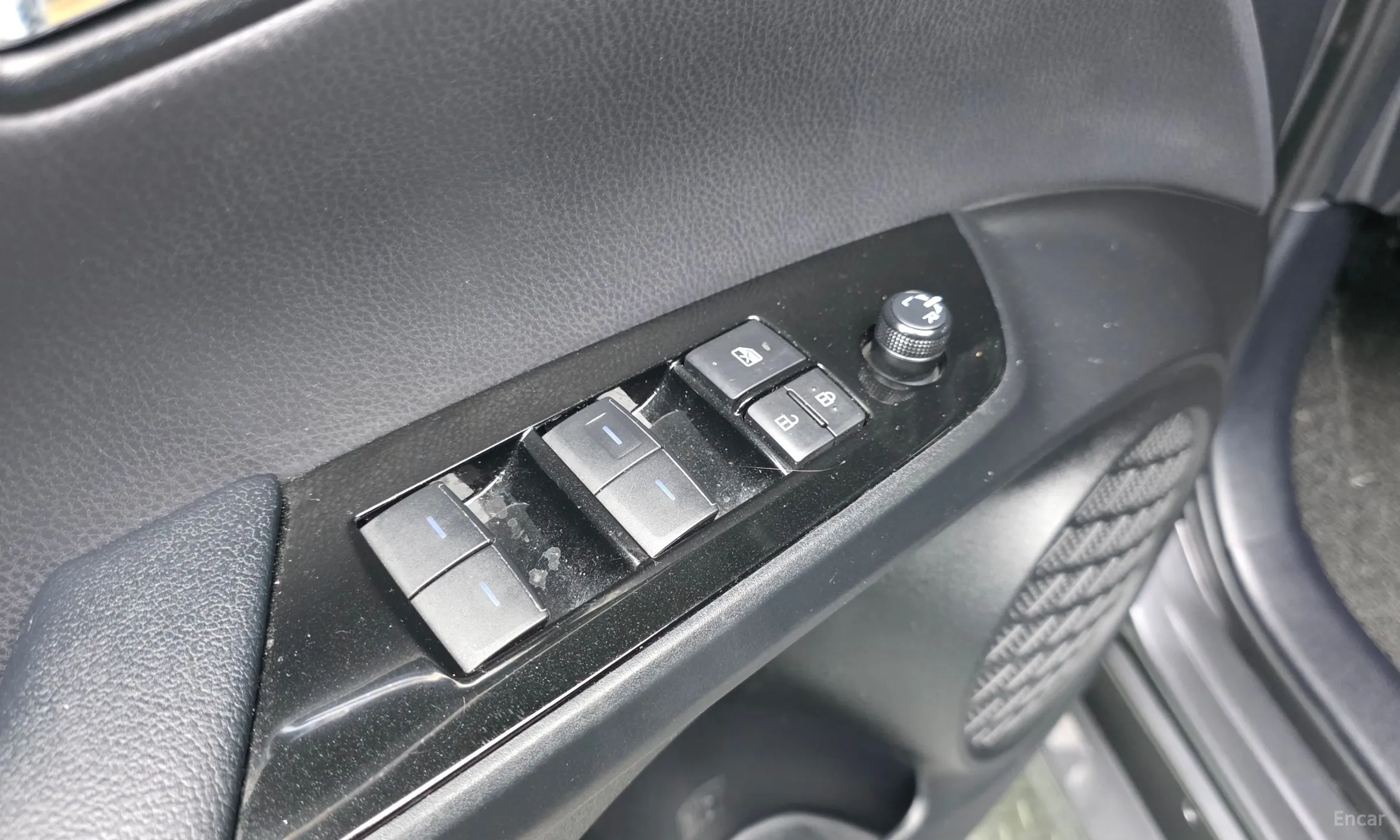 Toyota Prius 4th Generation превью 12