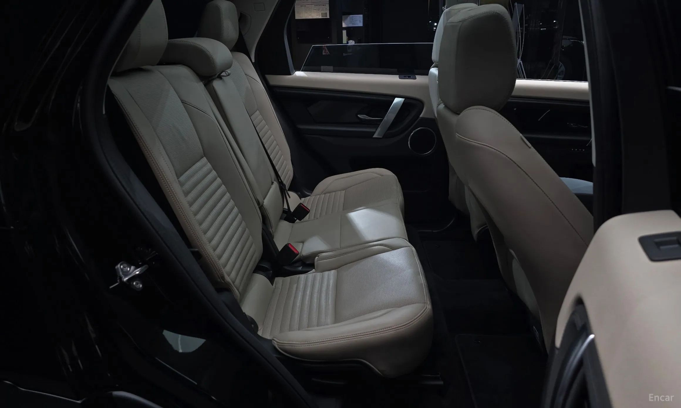 Land Rover Discovery Sports превью 11