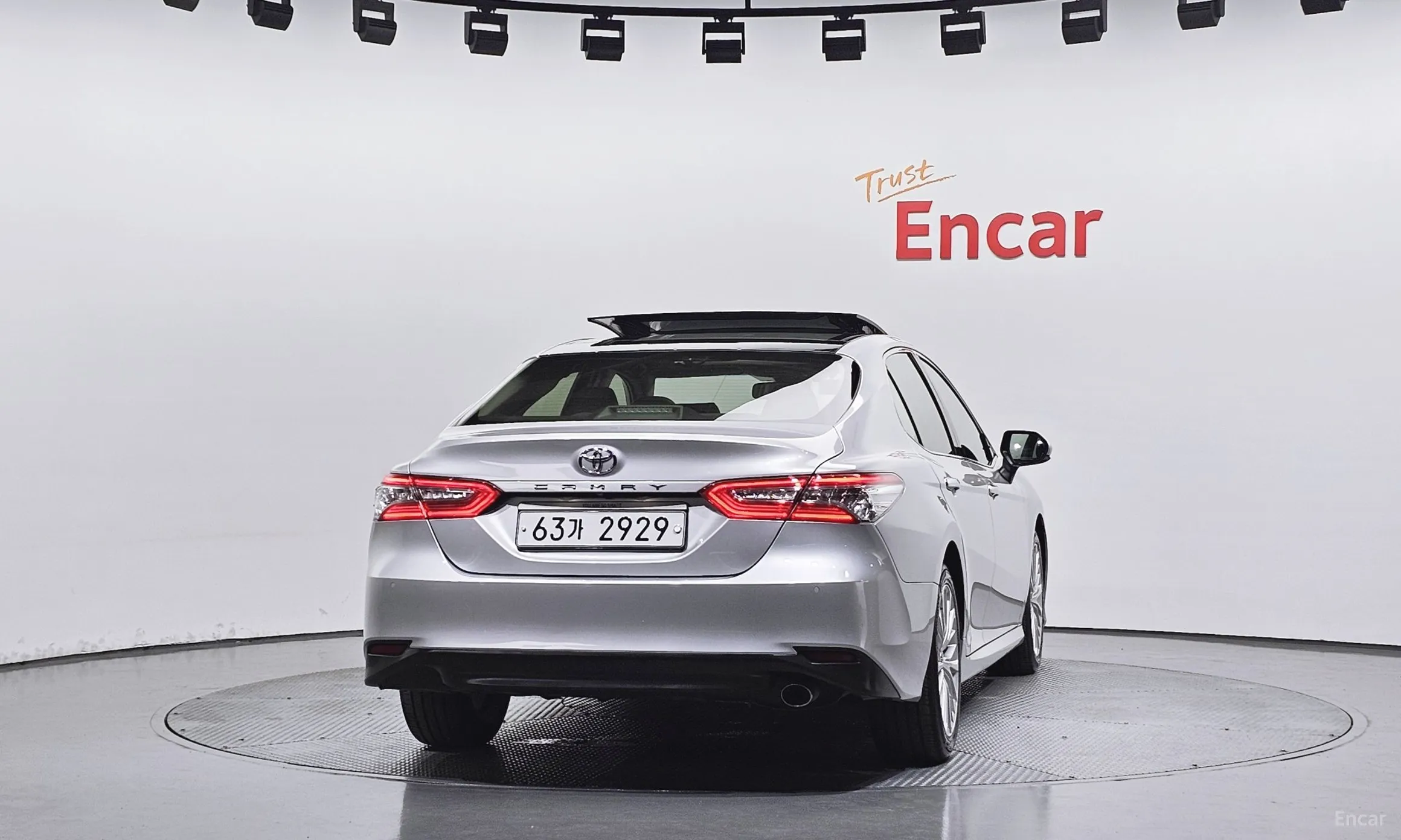 Toyota Camry (XV70) превью 4