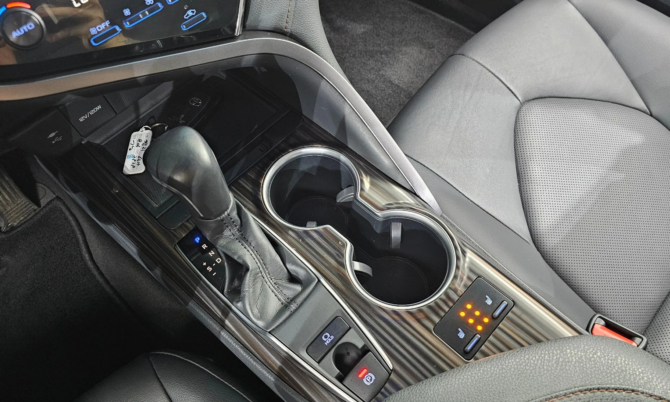 Toyota Camry (XV70) превью 9