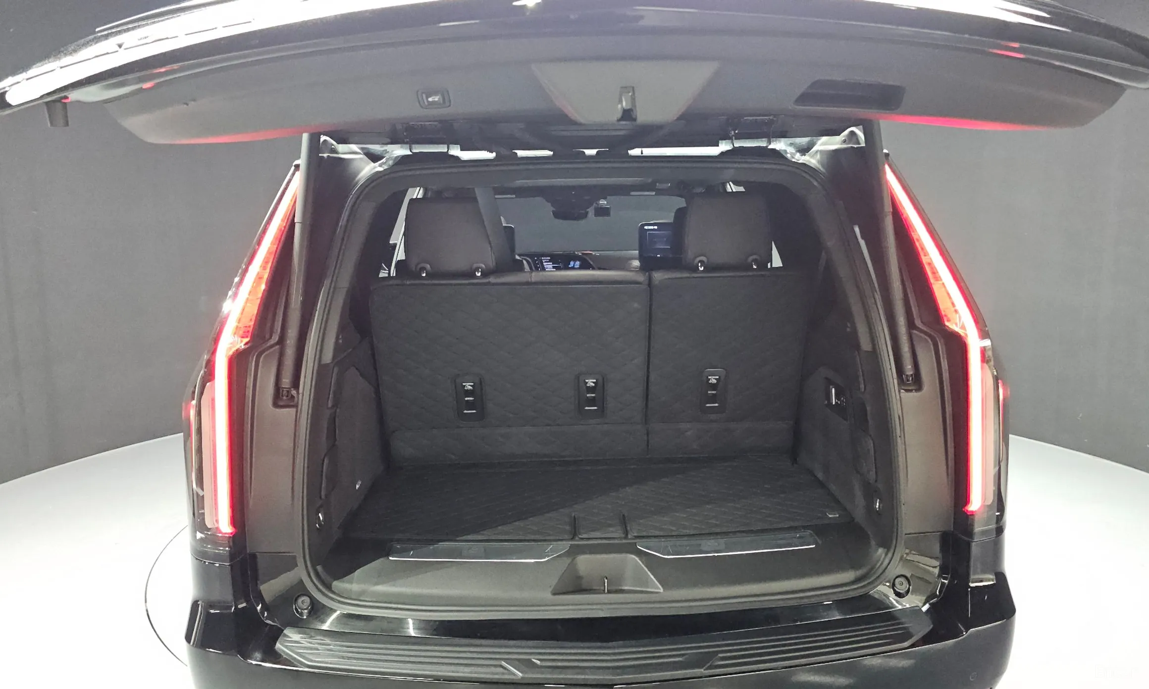 Cadillac Escalade 5th Generation превью 20