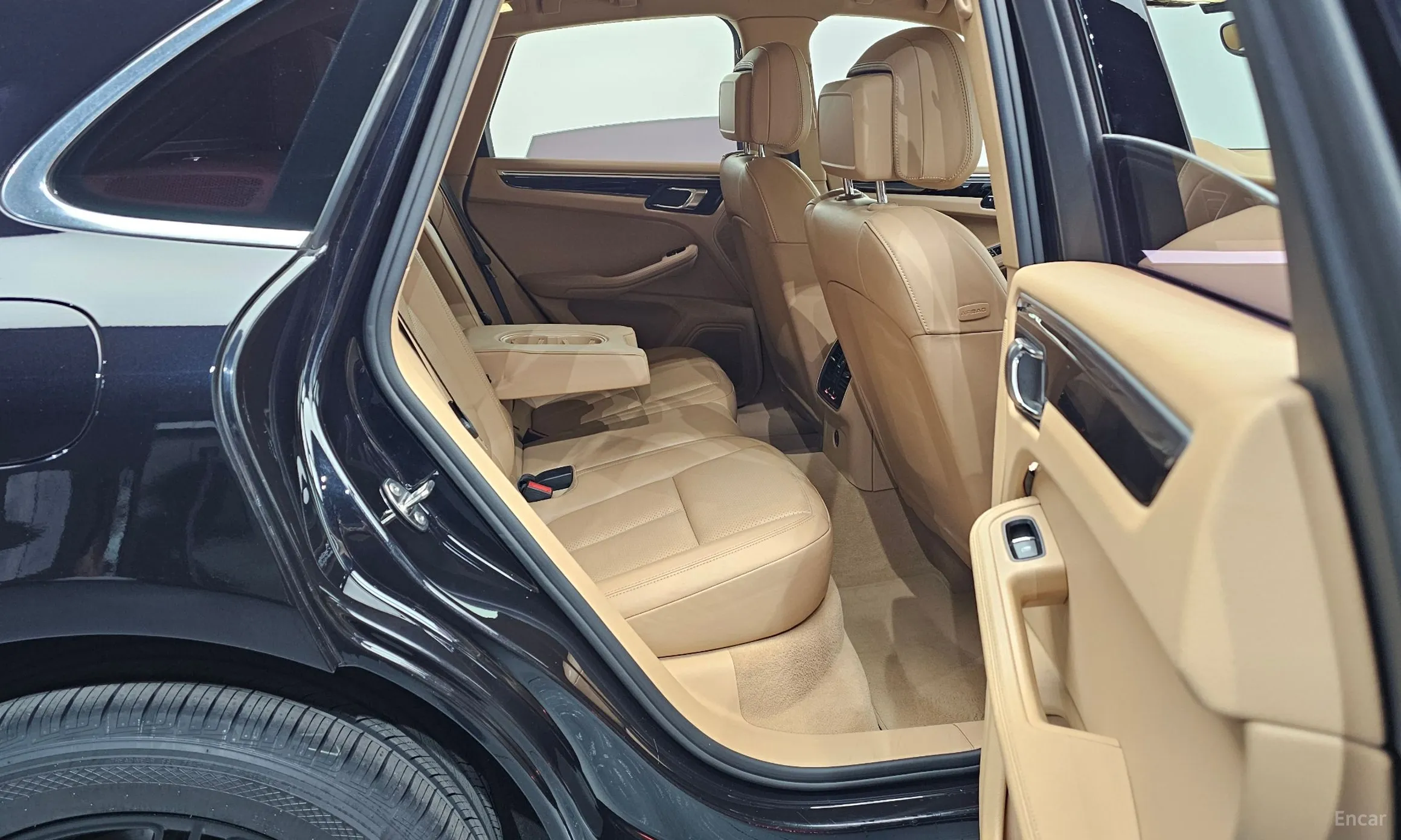 Porsche Macan превью 12