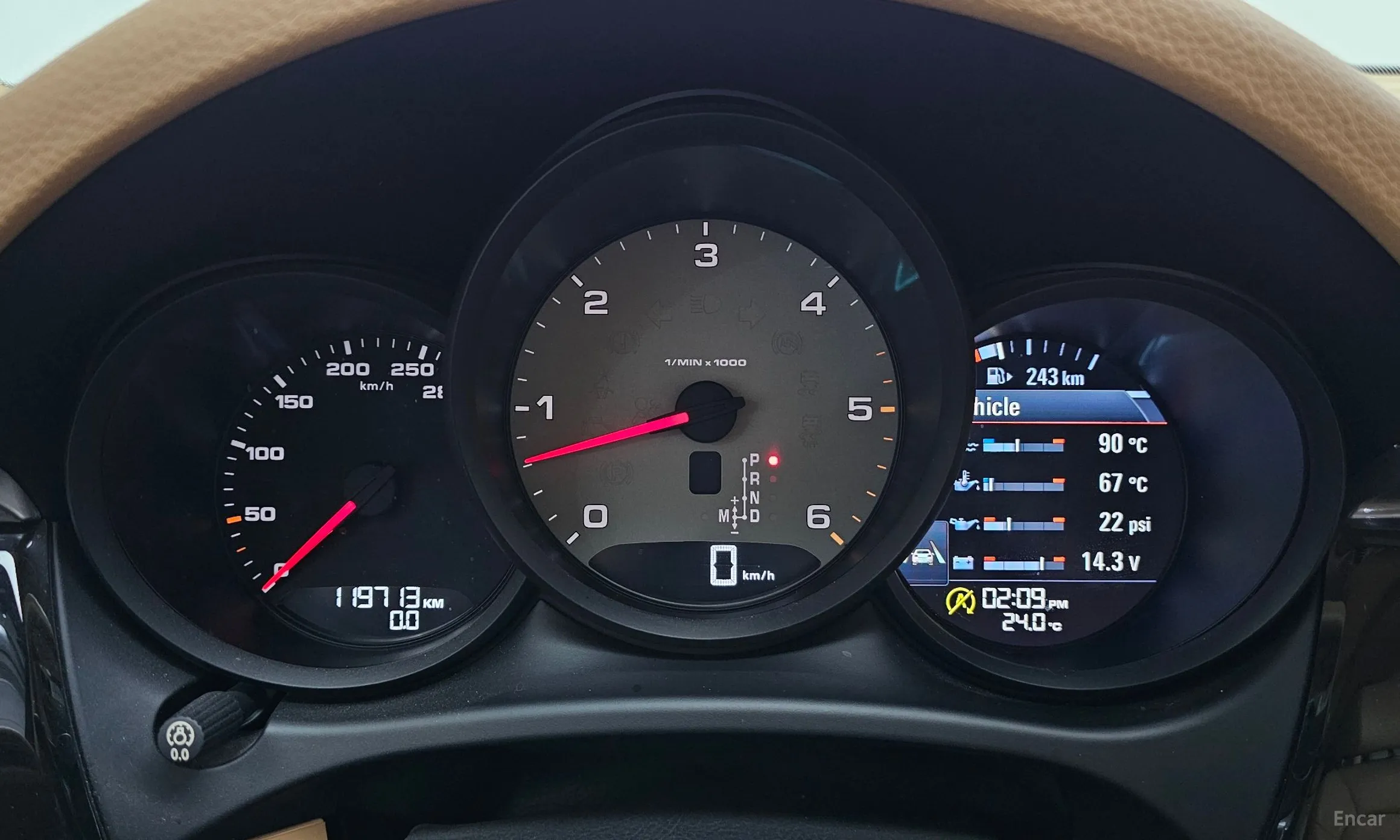 Porsche Macan превью 8