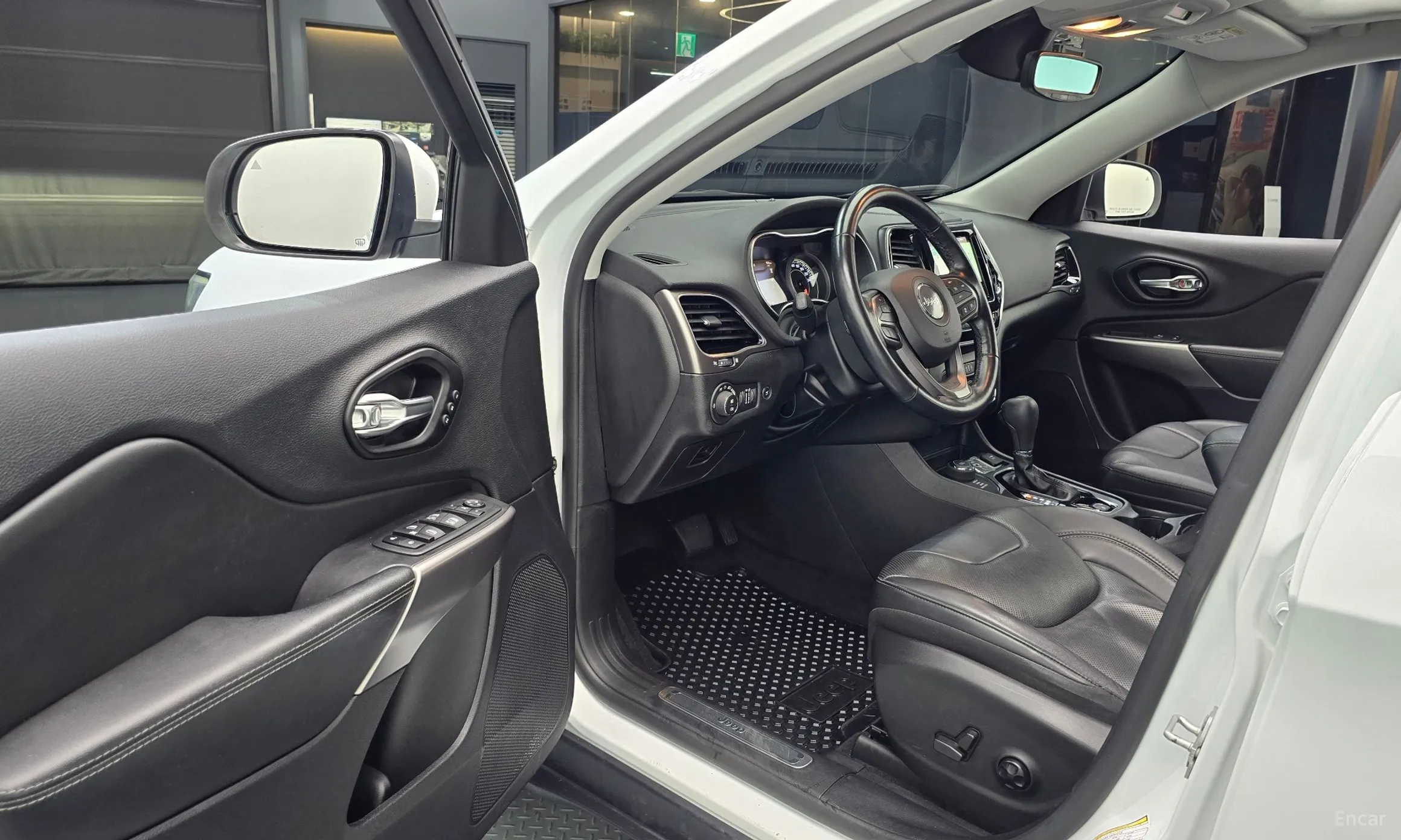 Jeep Cherokee (KL) превью 10