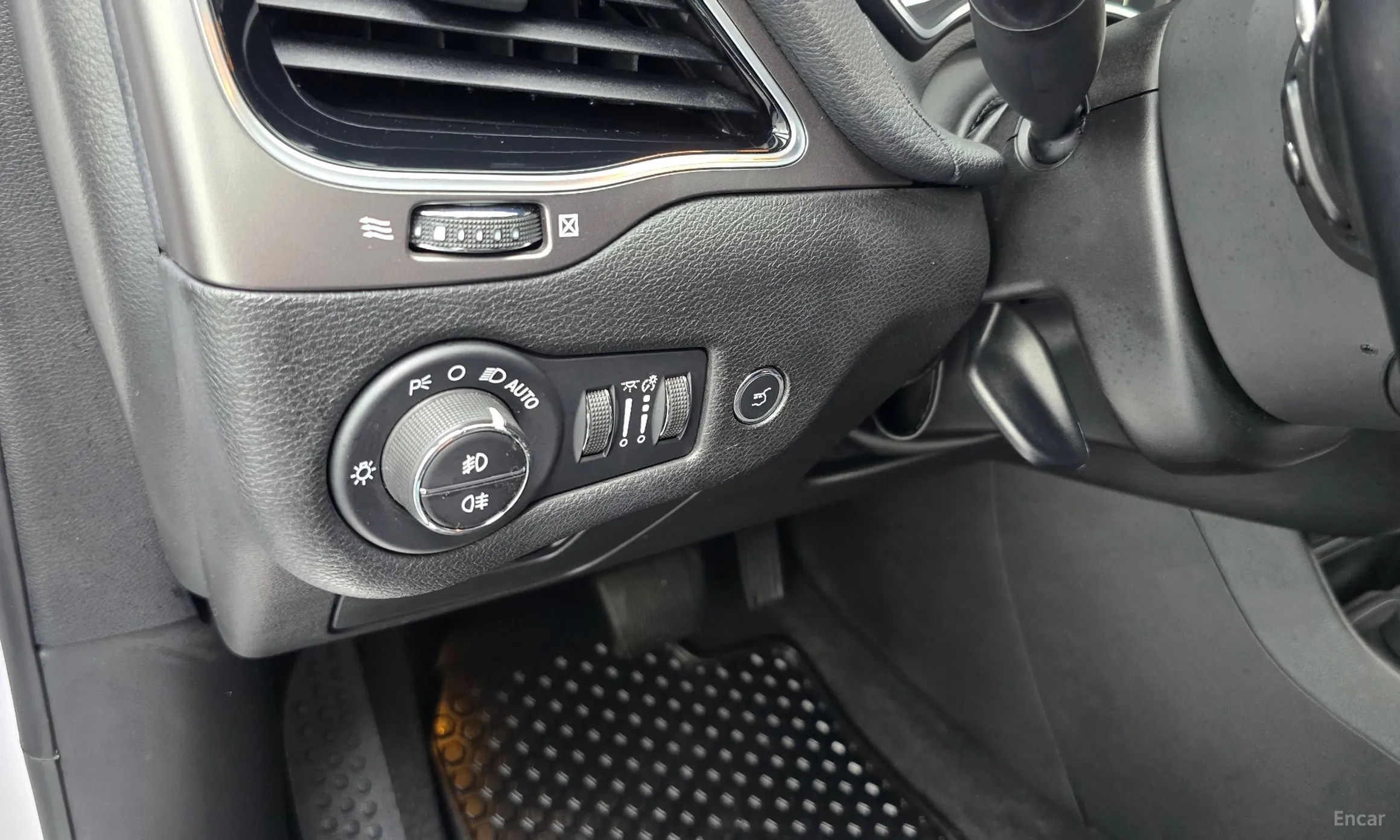 Jeep Cherokee (KL) превью 20