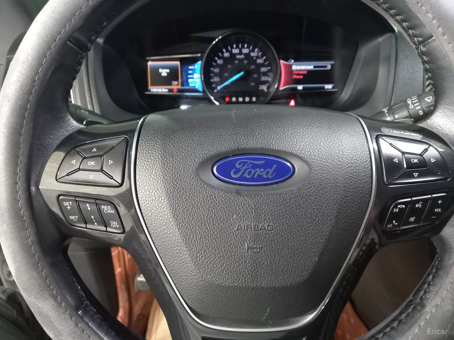 Ford Explorer превью 14