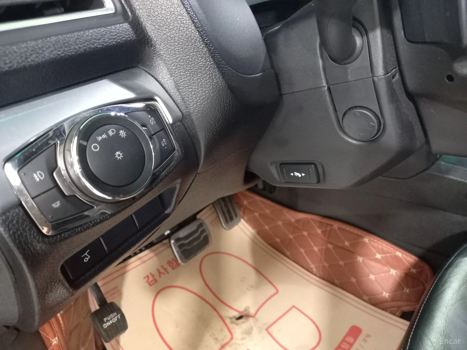 Ford Explorer превью 19