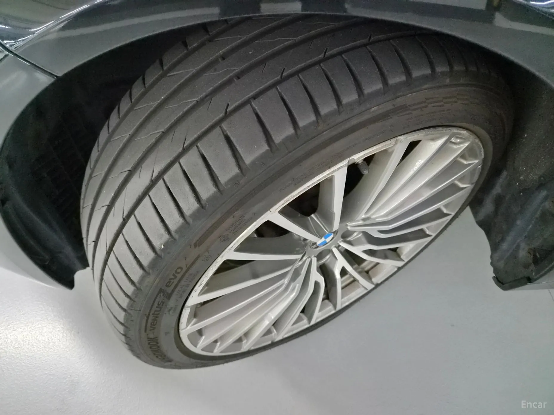 BMW 7 Series (G11) превью 20