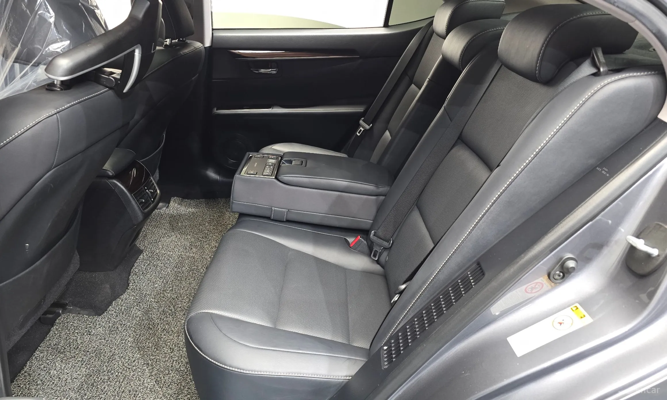 Lexus New ES300h превью 11