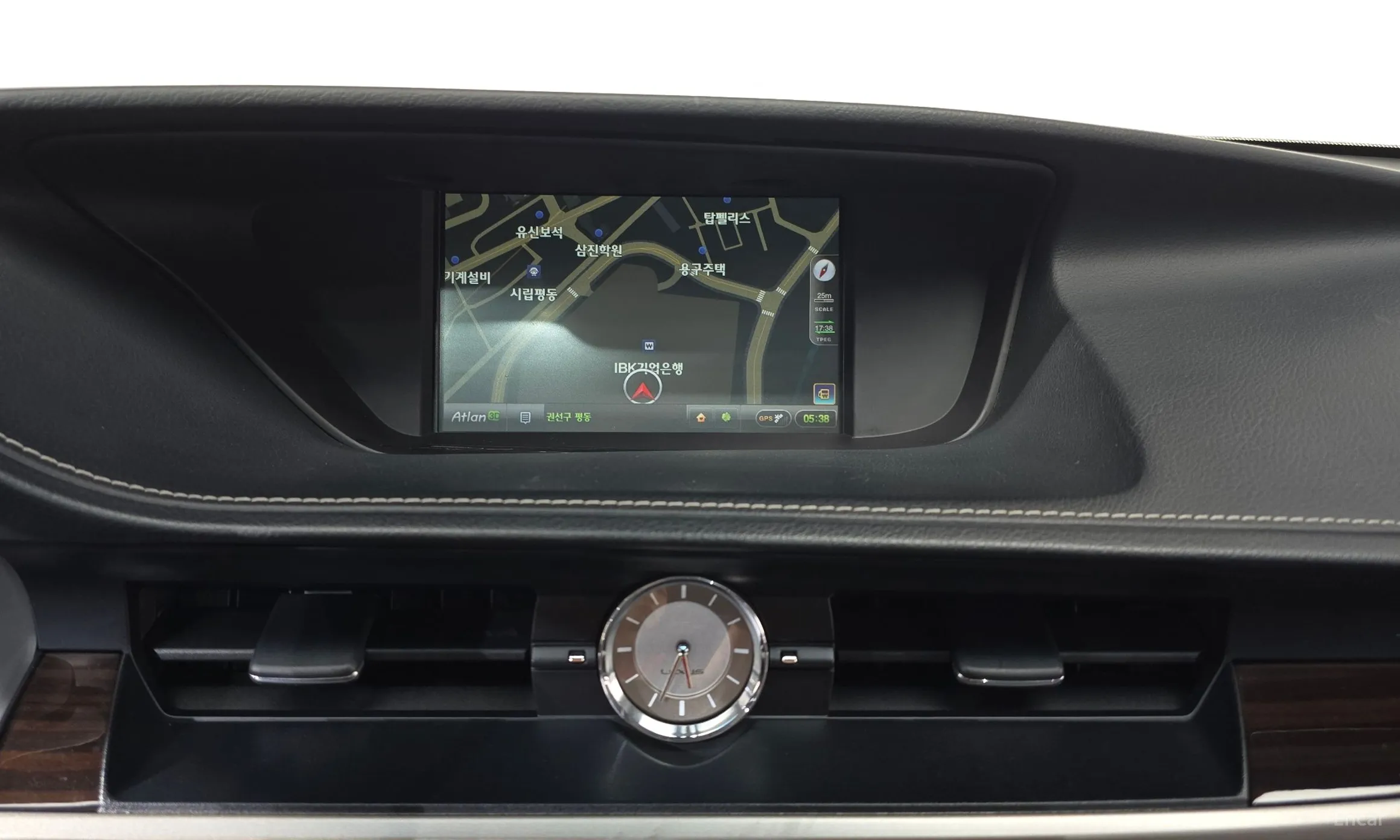 Lexus New ES300h превью 12