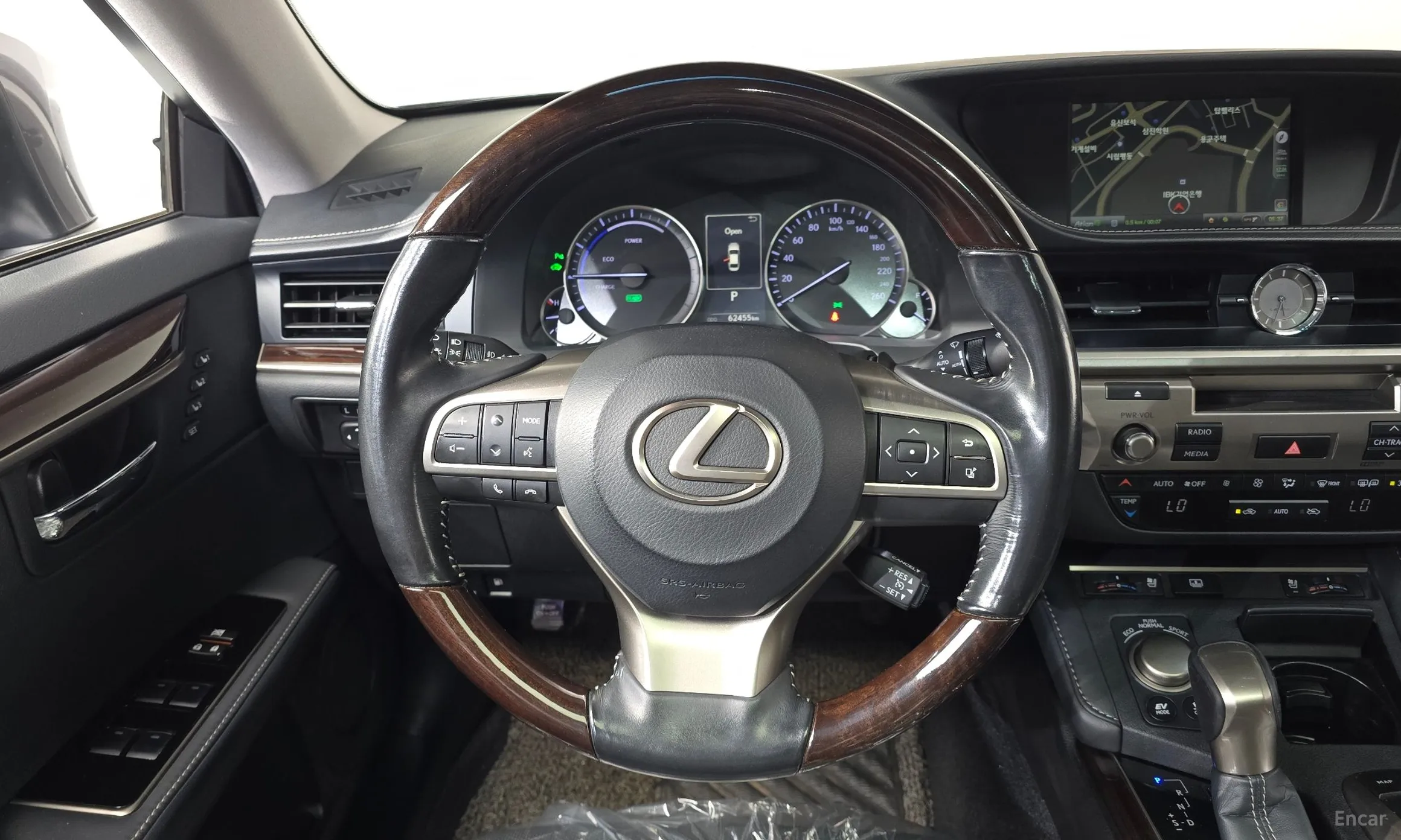 Lexus New ES300h превью 13