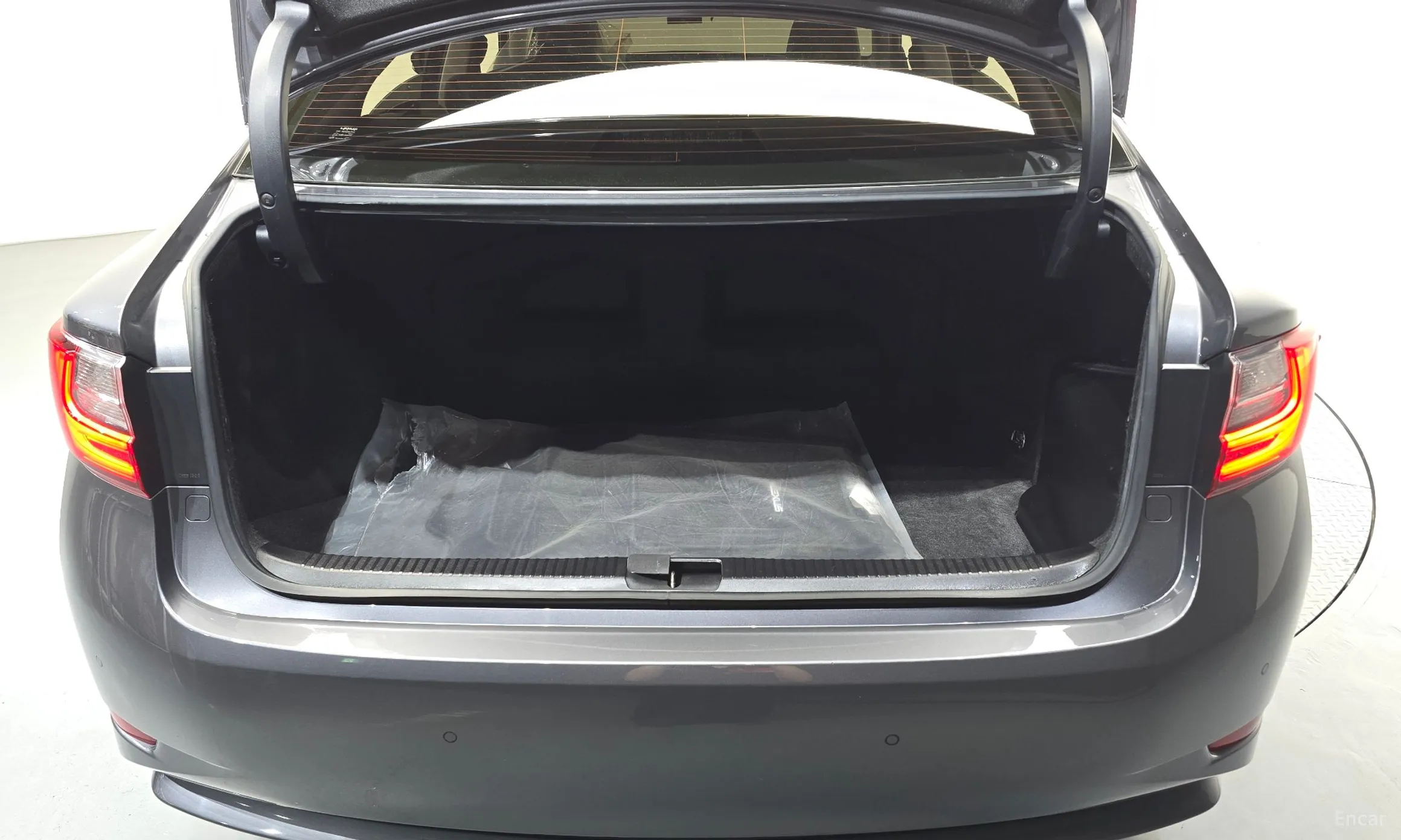 Lexus New ES300h превью 16