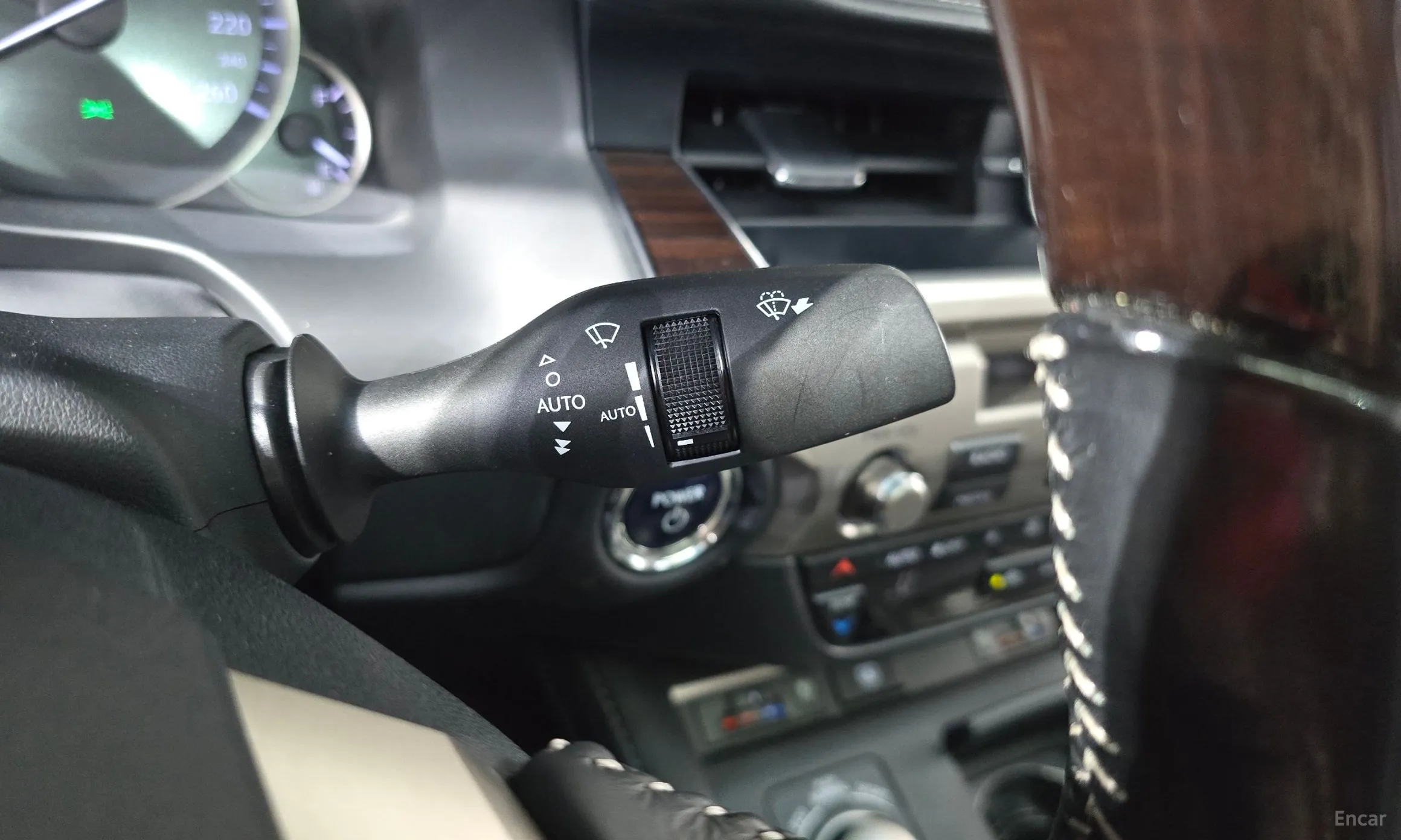 Lexus New ES300h превью 20