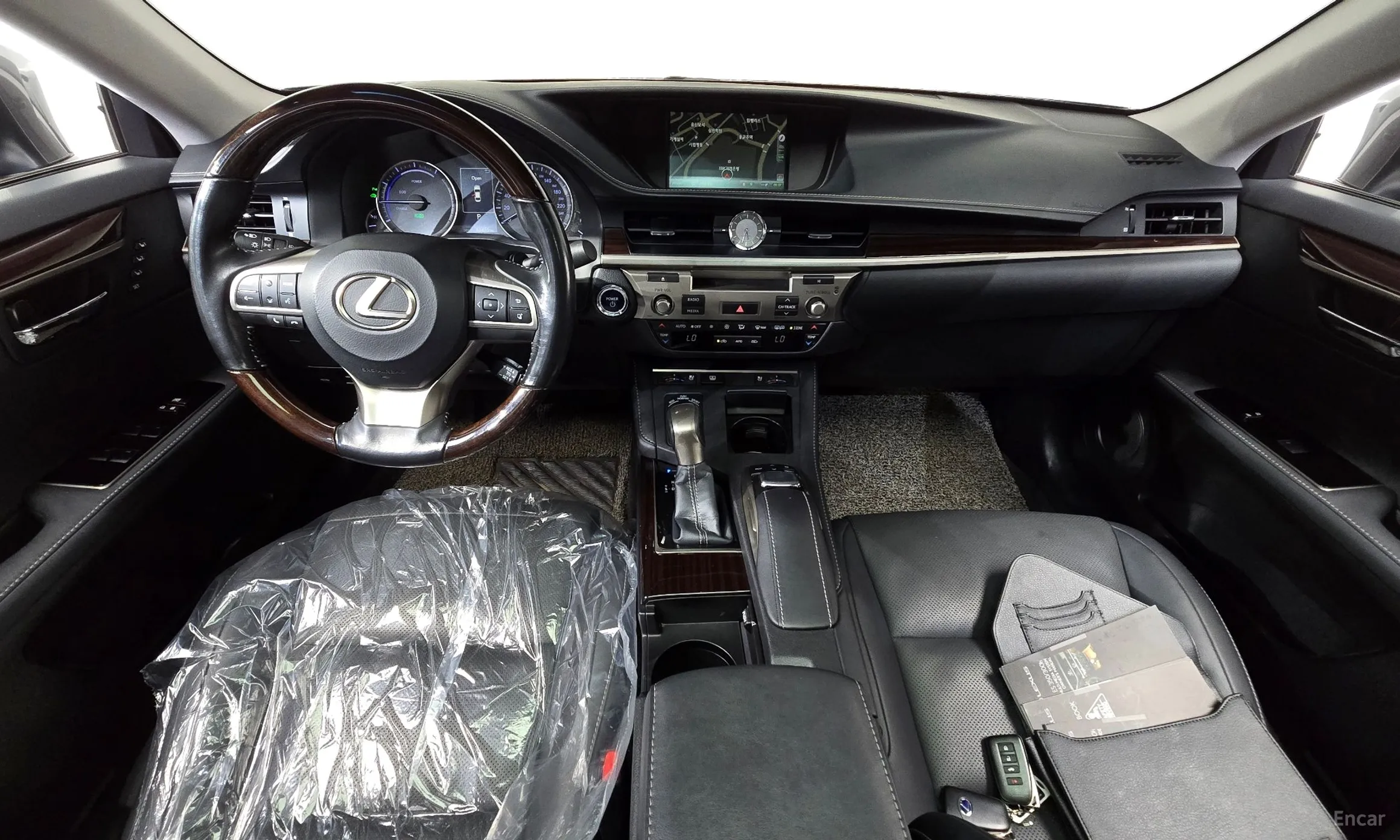 Lexus New ES300h превью 7