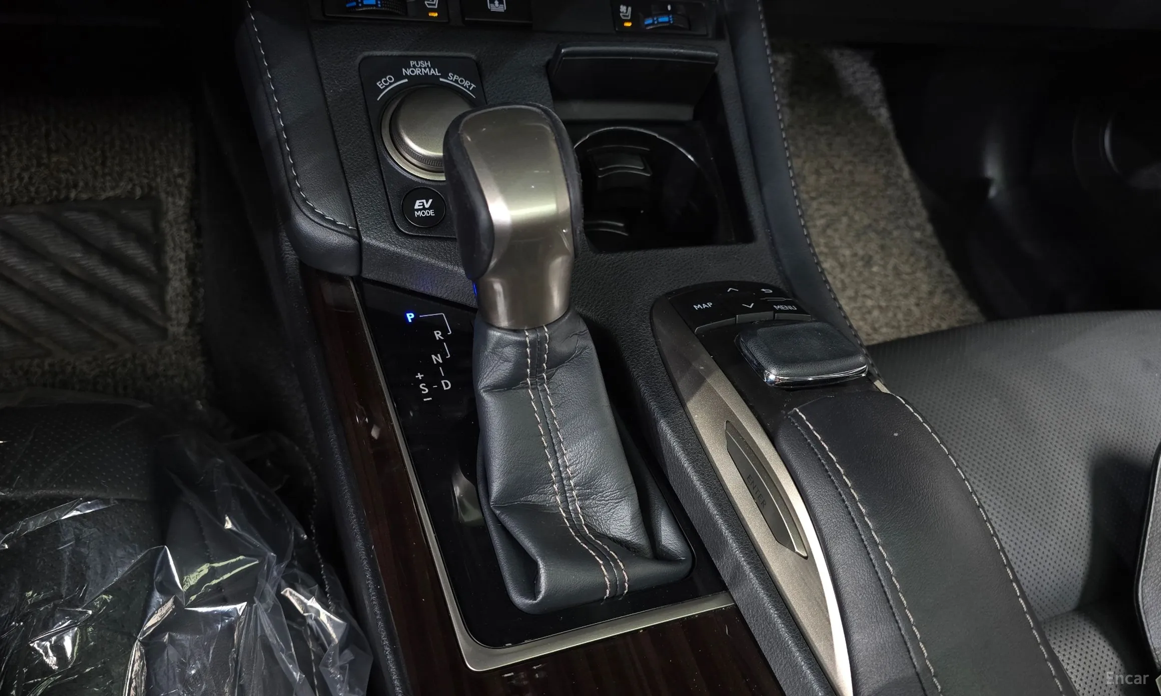 Lexus New ES300h превью 9