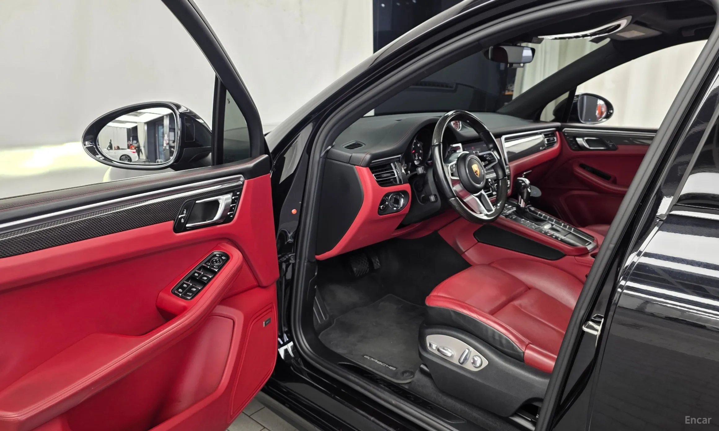 Porsche Macan превью 10