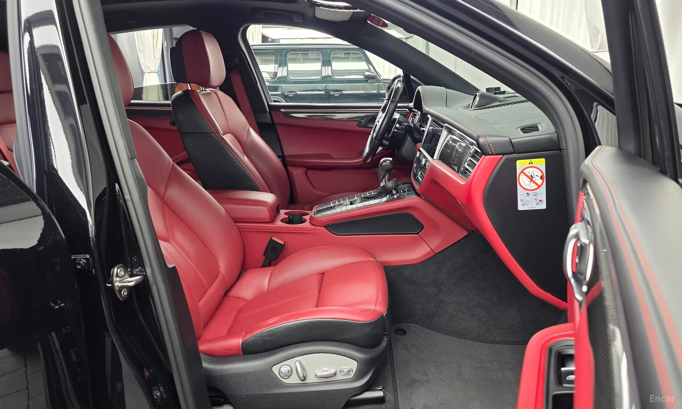 Porsche Macan превью 11