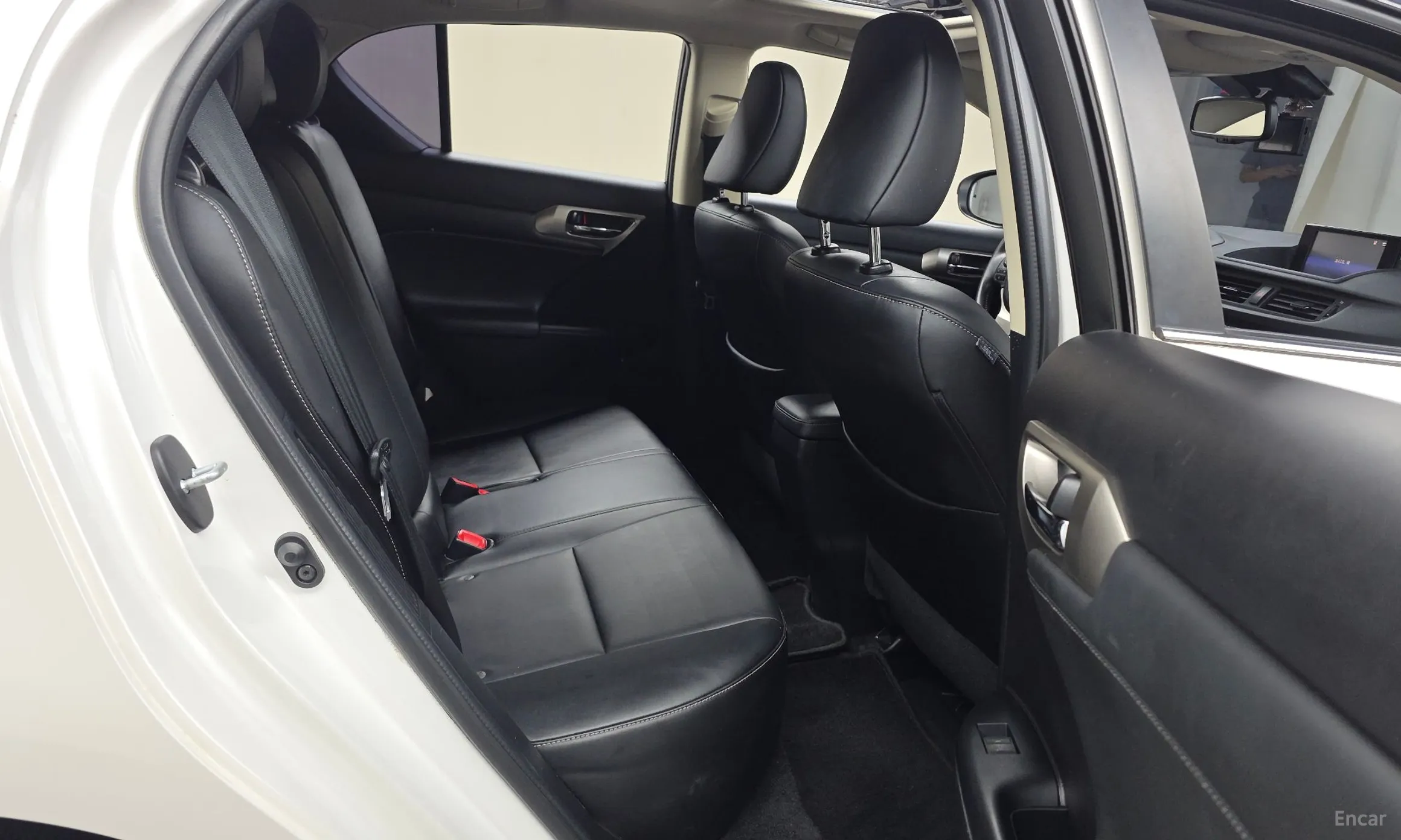 Lexus CT200h превью 12