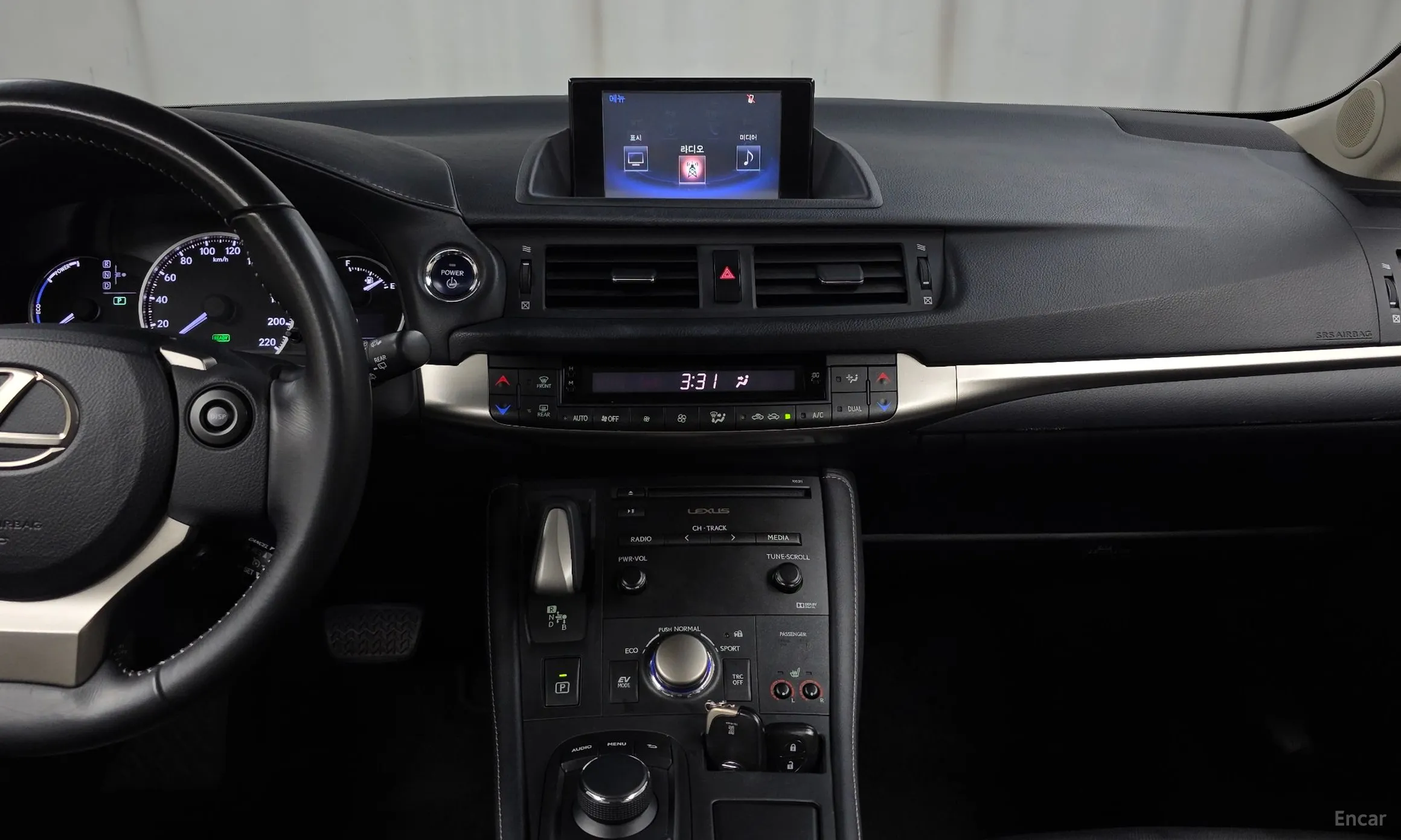 Lexus CT200h превью 14