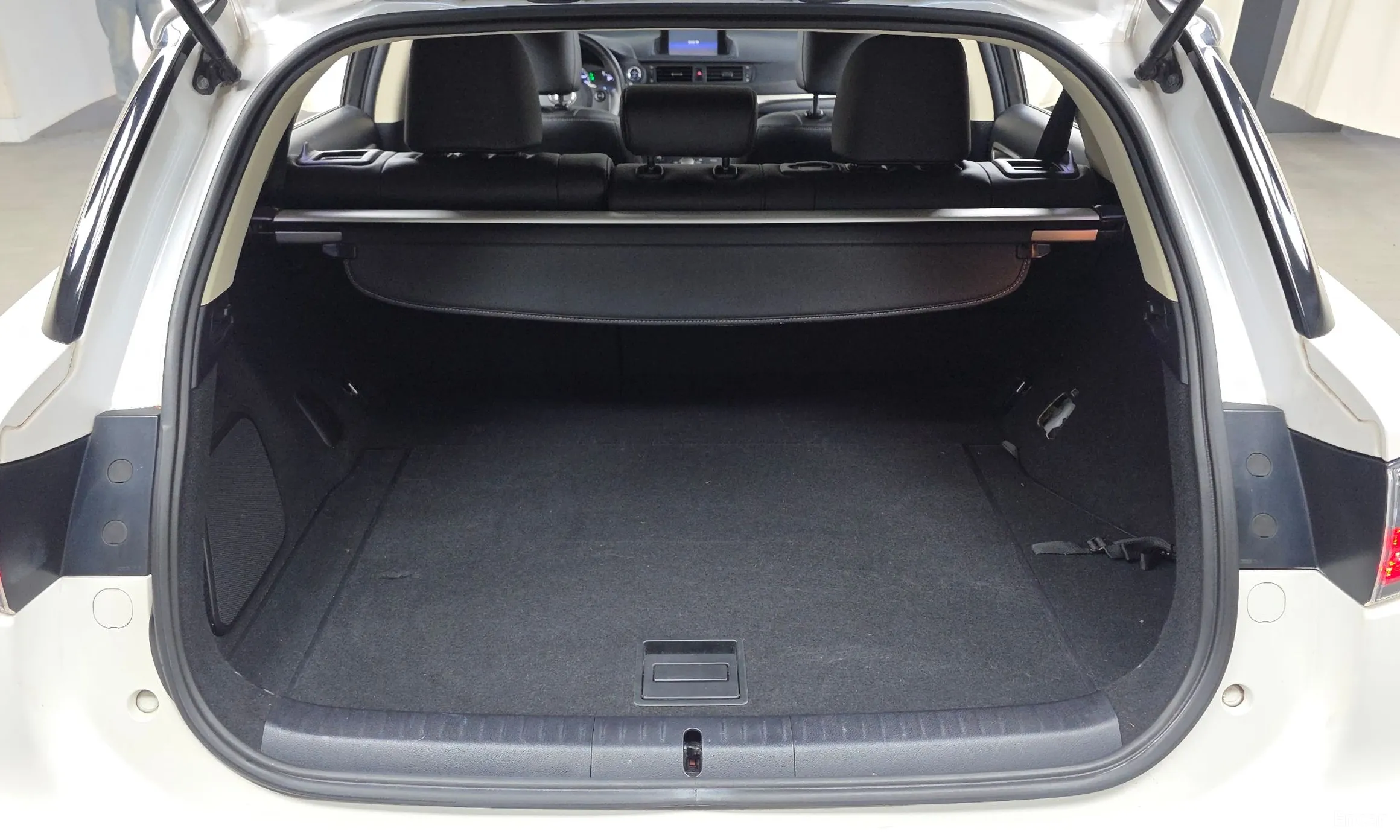 Lexus CT200h превью 20