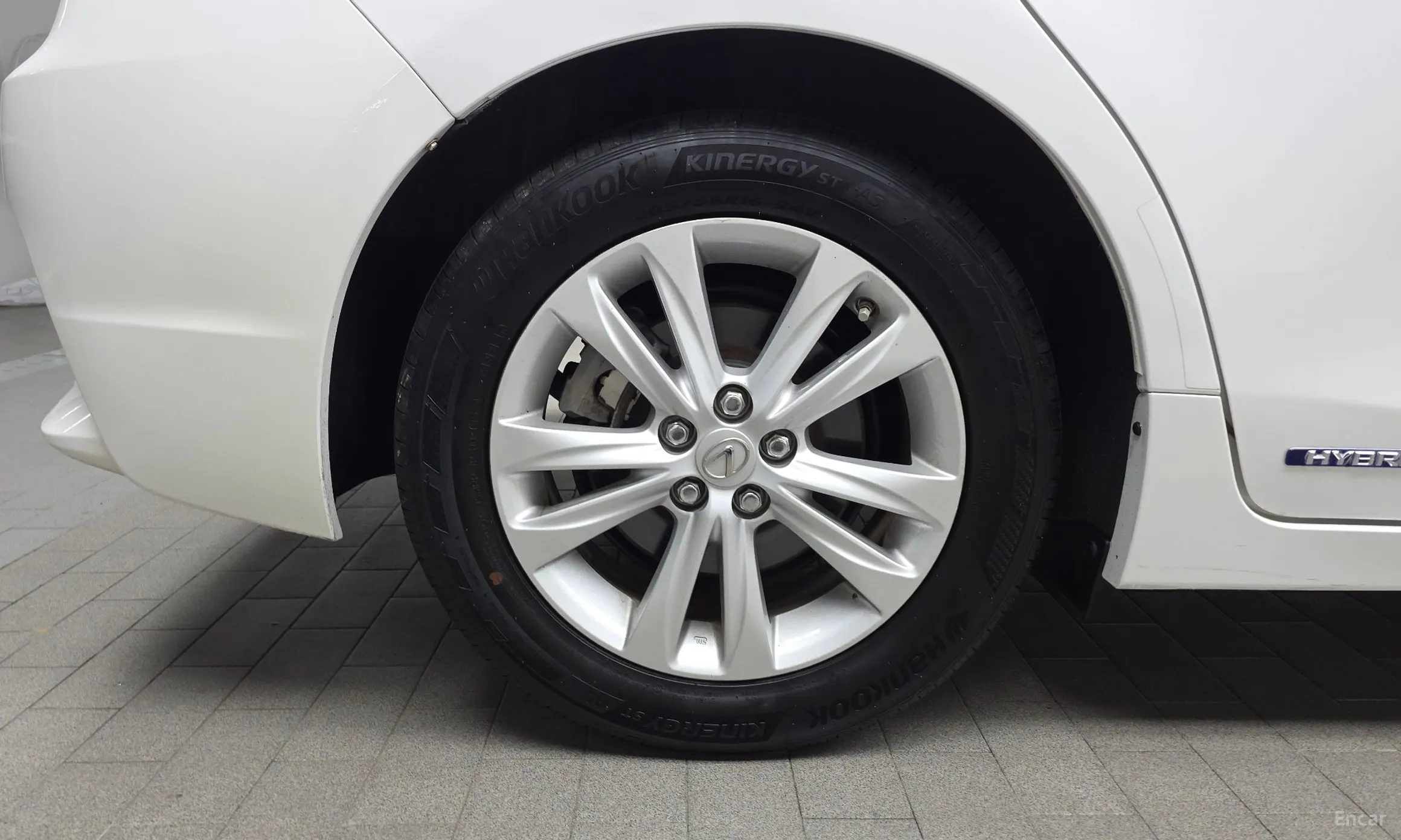 Lexus CT200h превью 5