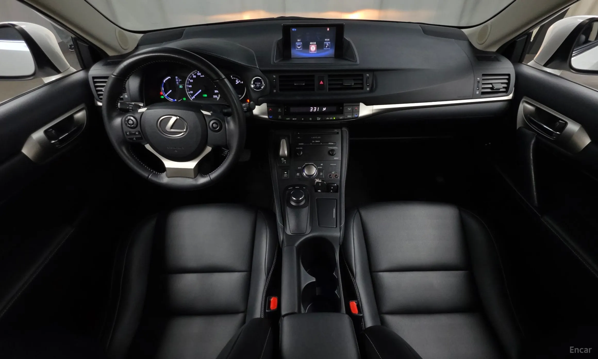 Lexus CT200h превью 7
