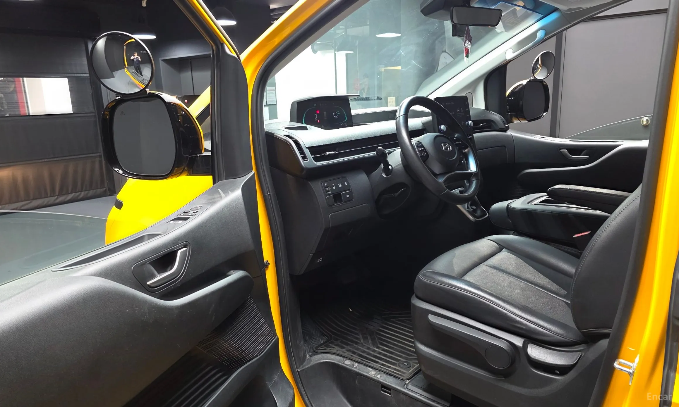 Hyundai Staria превью 10
