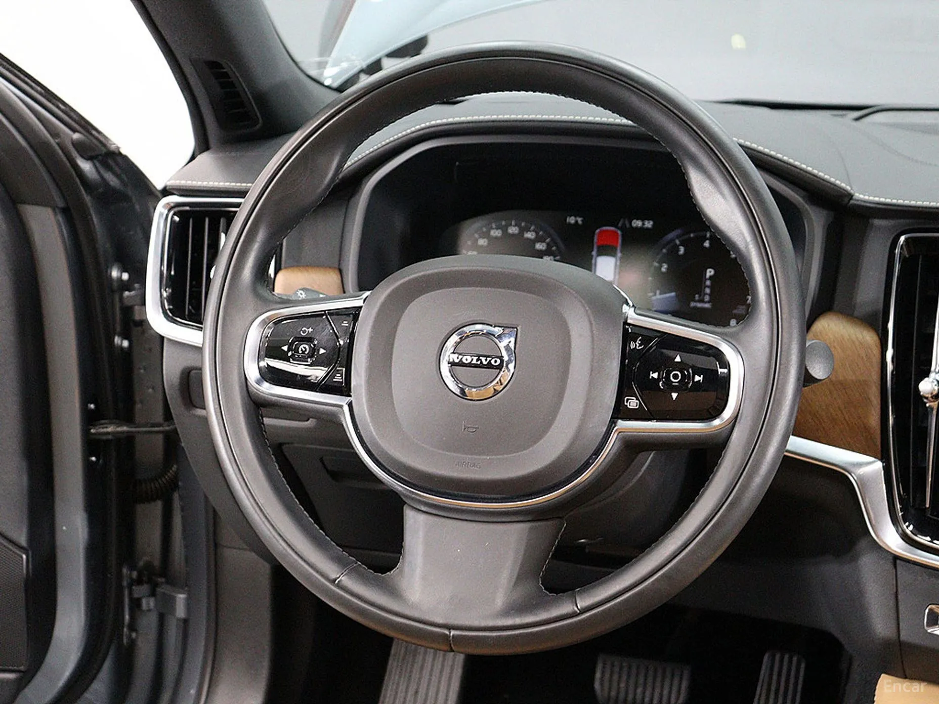 Volvo S90 превью 14