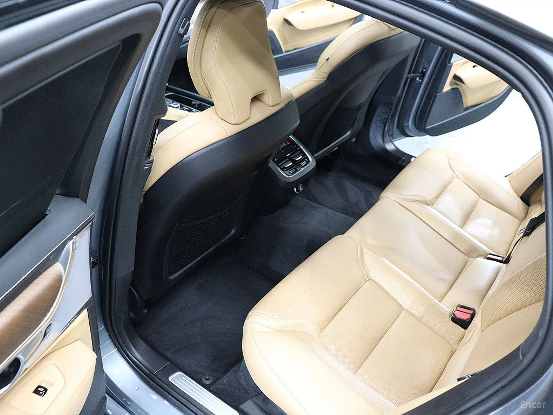 Volvo S90 превью 15