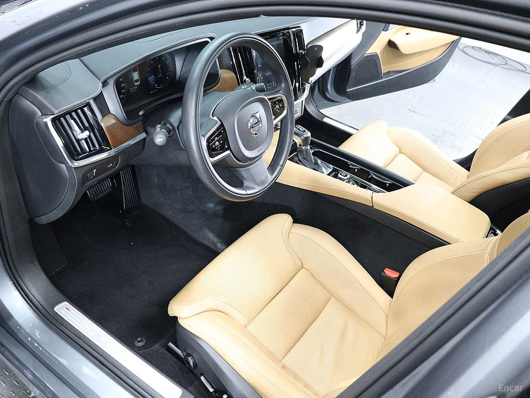 Volvo S90 превью 16
