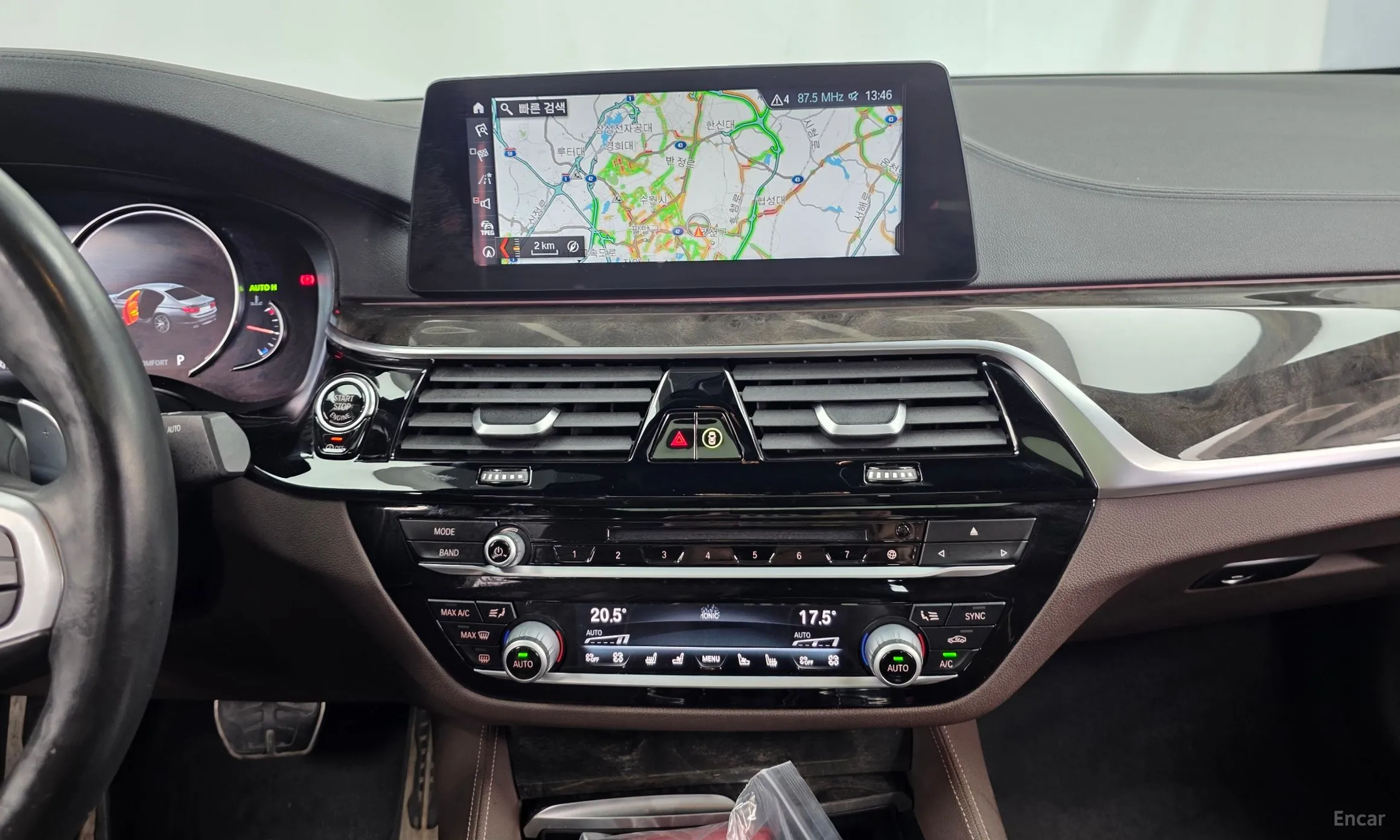 BMW 5 Series (G30) превью 13