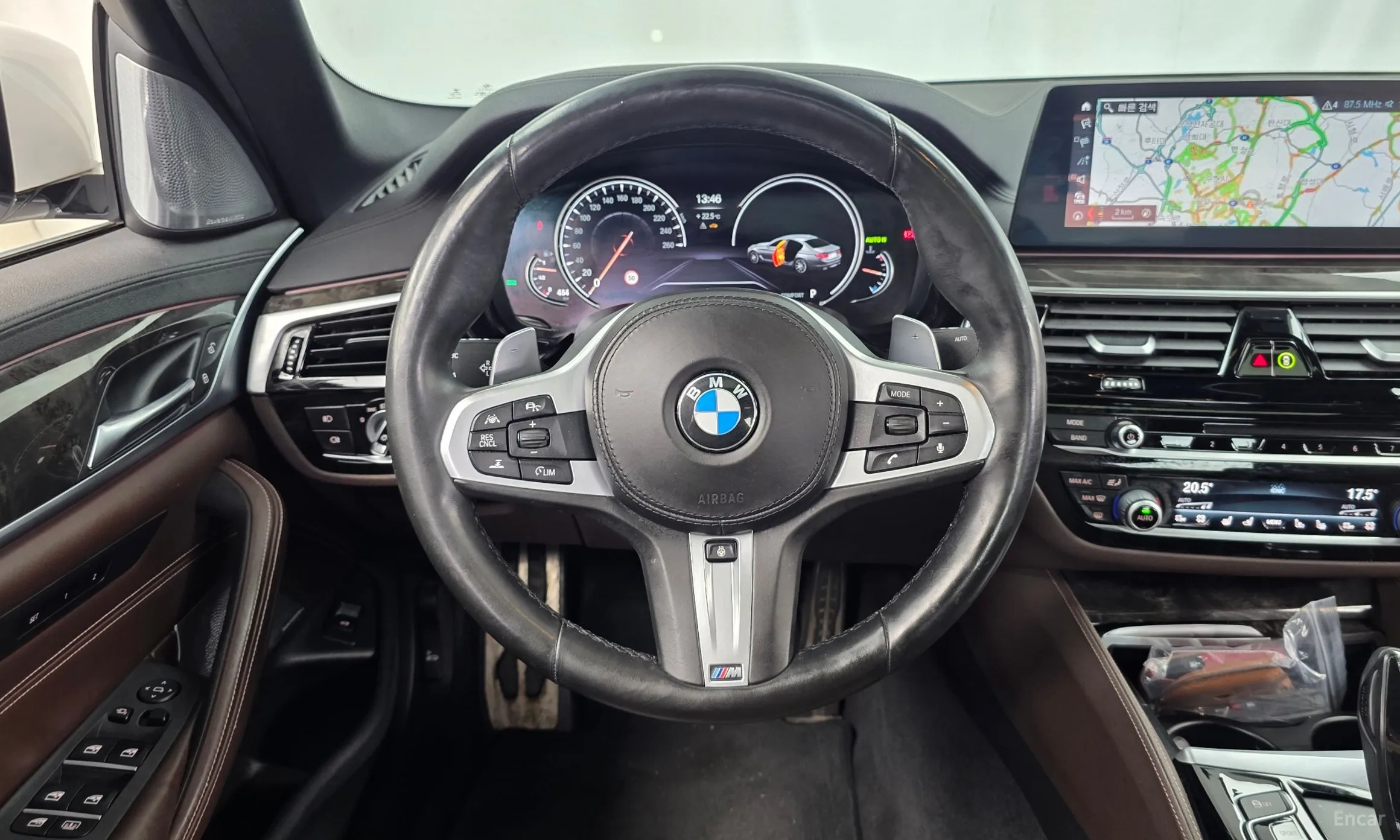 BMW 5 Series (G30) превью 14