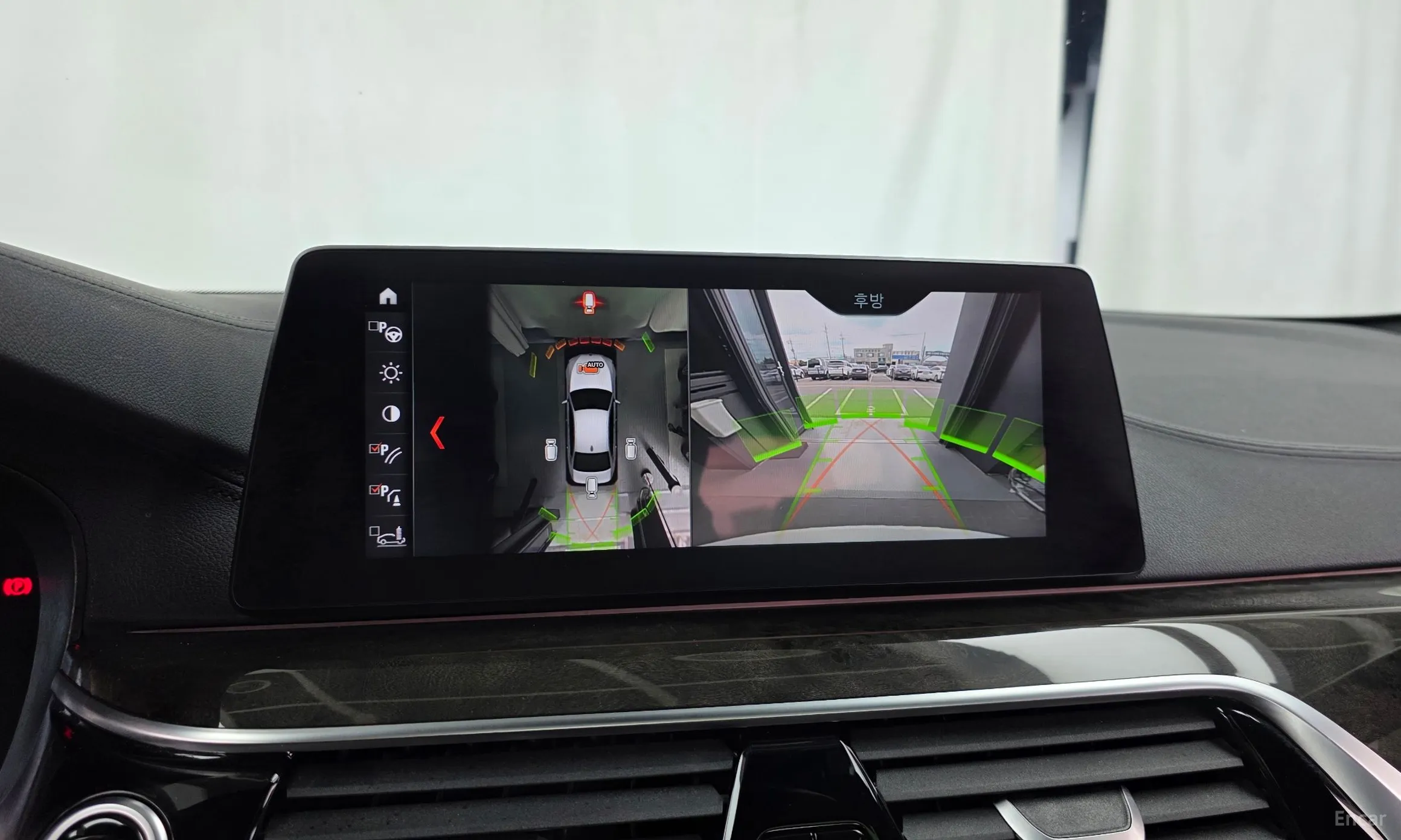 BMW 5 Series (G30) превью 15