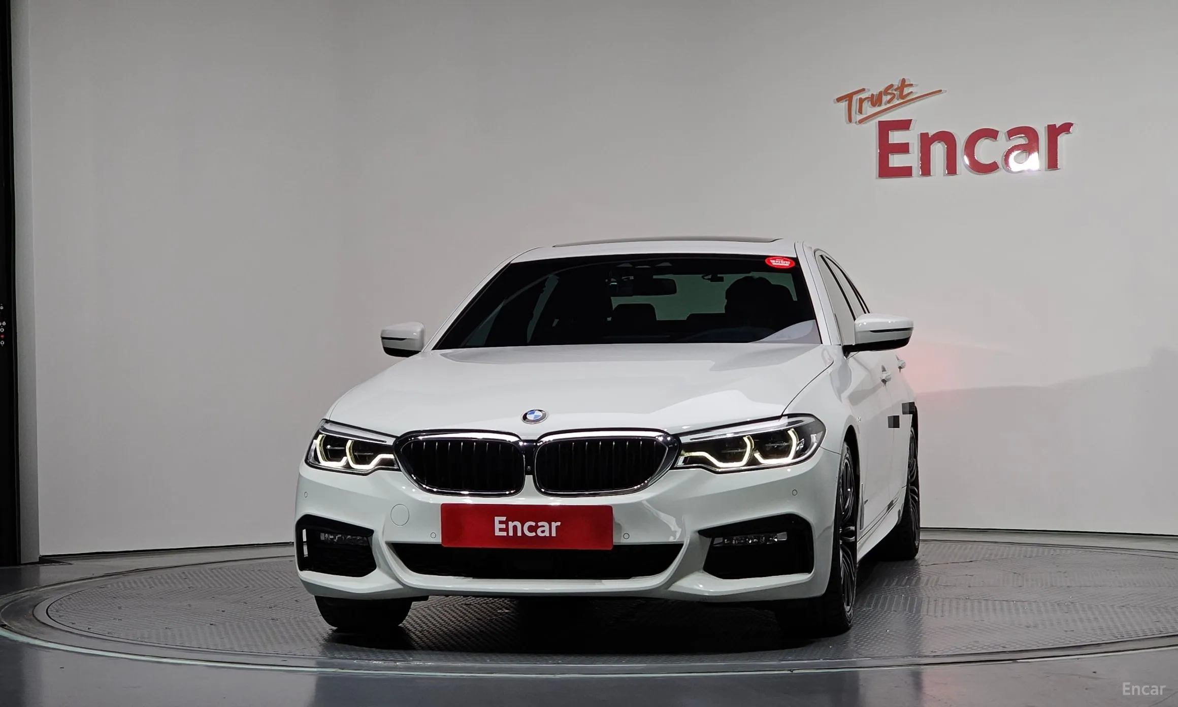 BMW 5 Series (G30) превью 3
