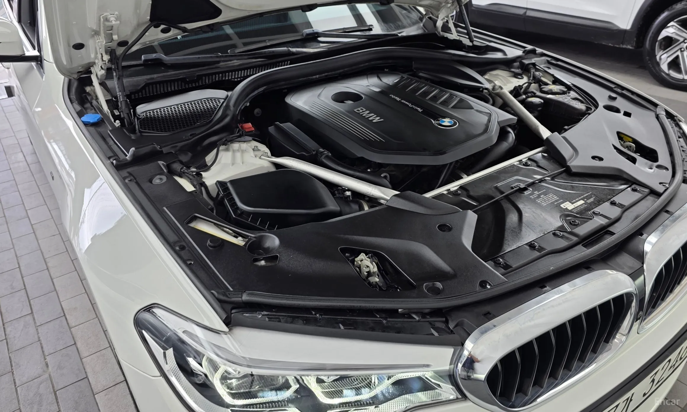 BMW 5 Series (G30) превью 6