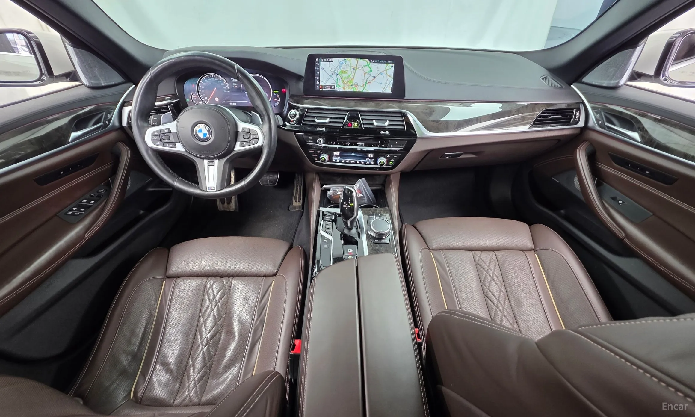 BMW 5 Series (G30) превью 7