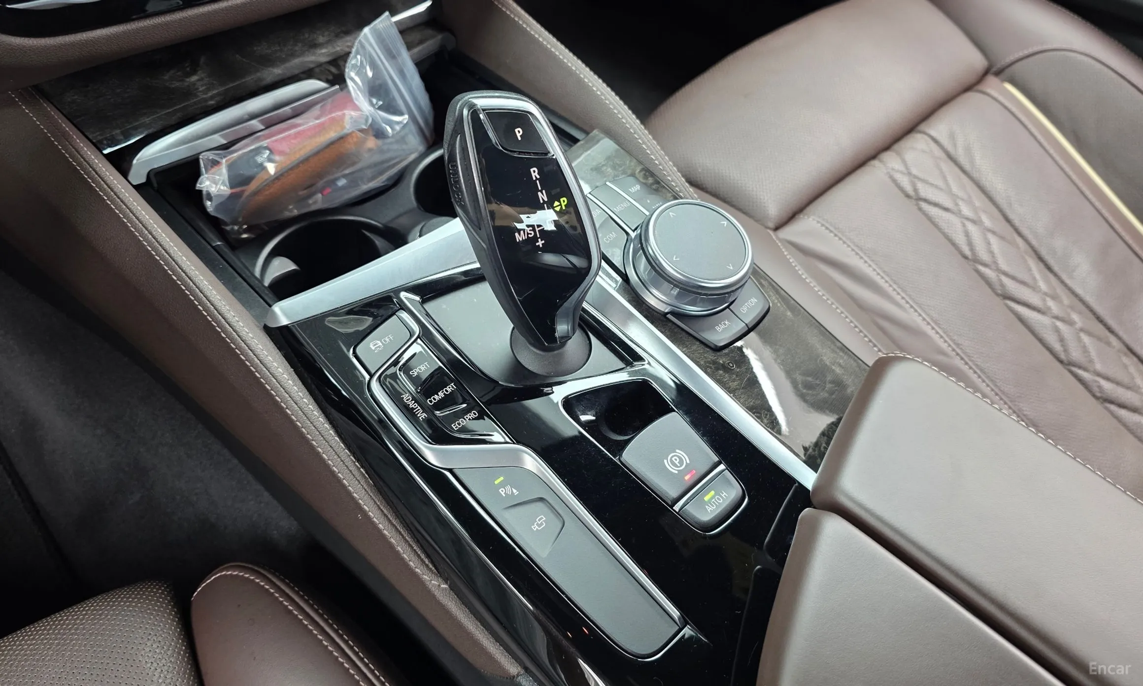BMW 5 Series (G30) превью 9