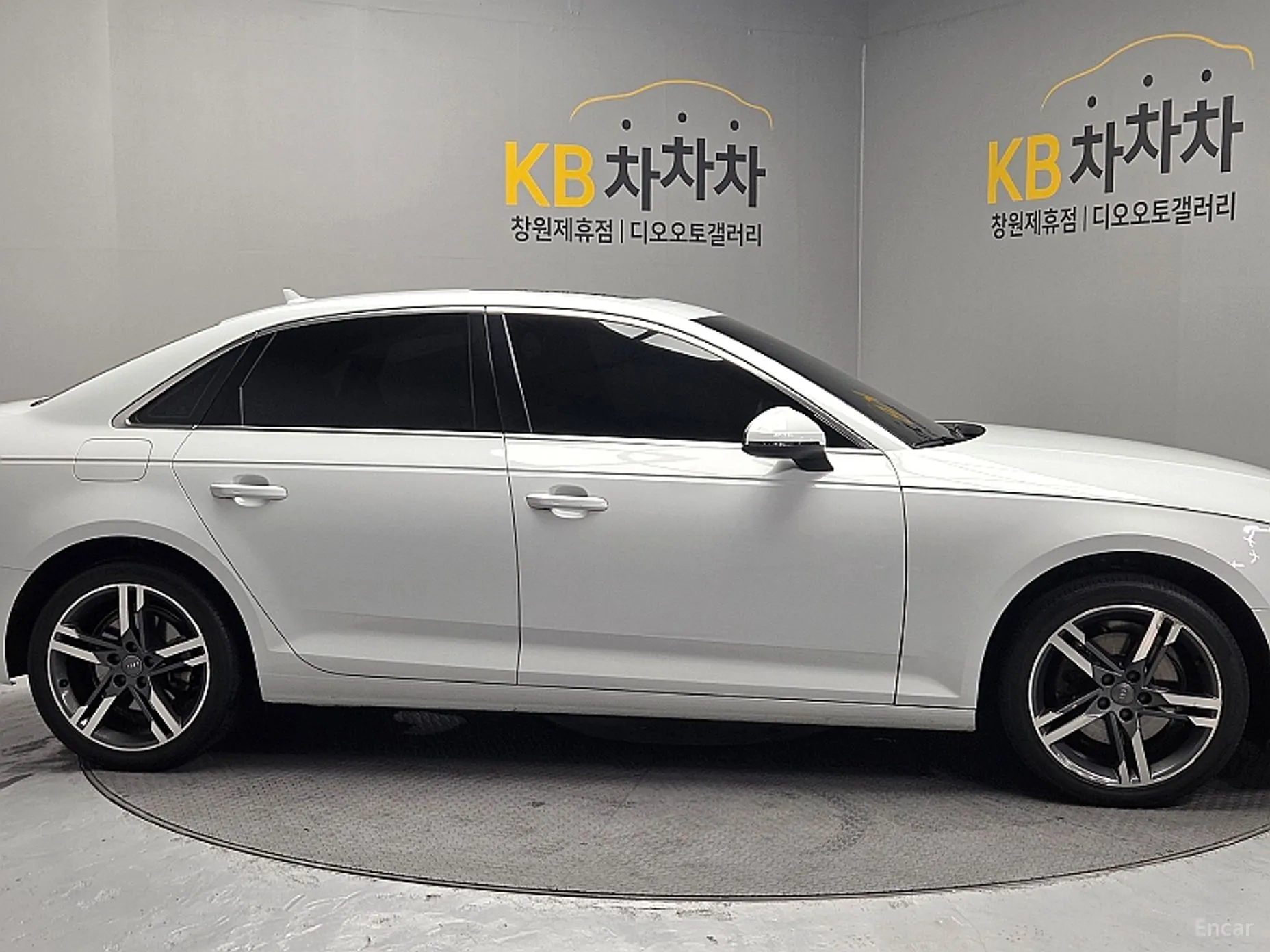 Audi A4 (B9) превью 4