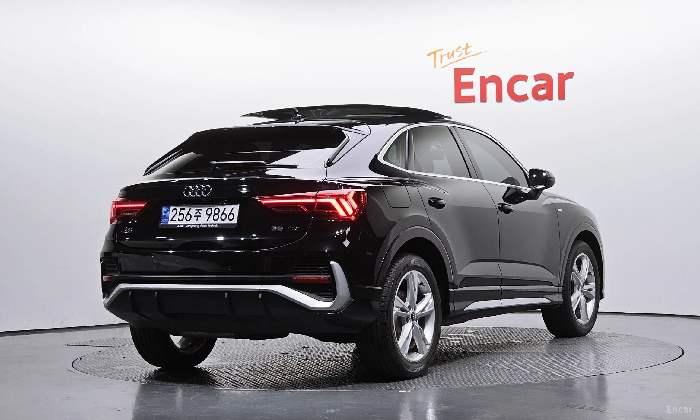 Audi Q3 (F3)