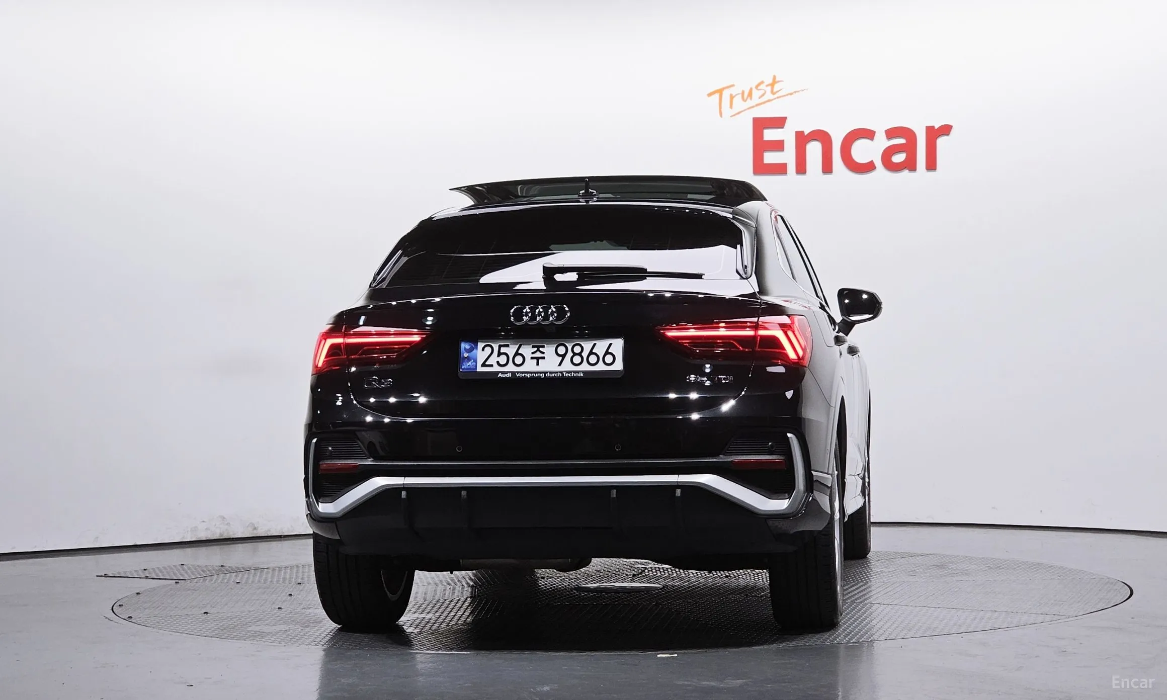 Audi Q3 (F3) превью 4