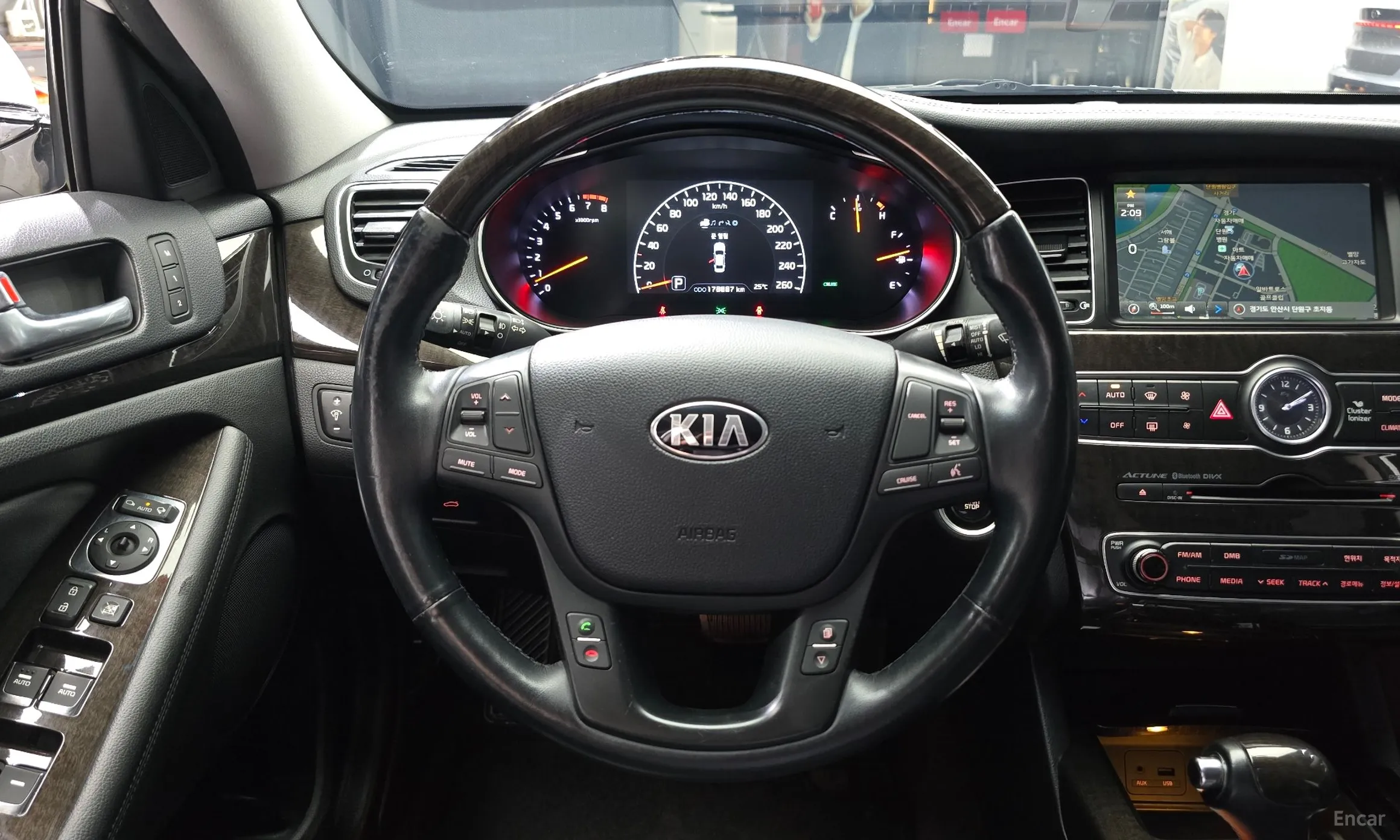 Kia K7 превью 18