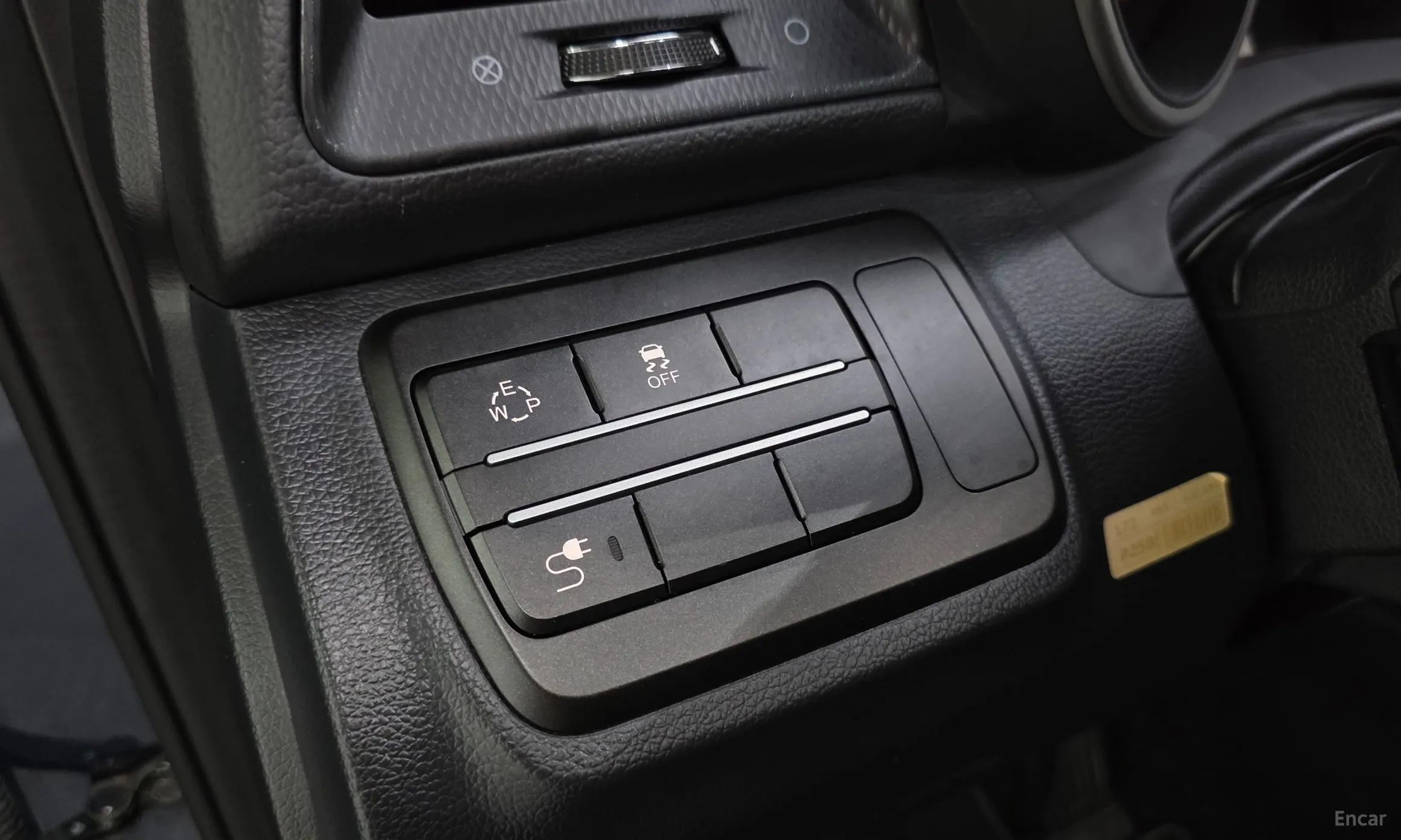 KG Mobility (SsangYong) Tivoli Air превью 16